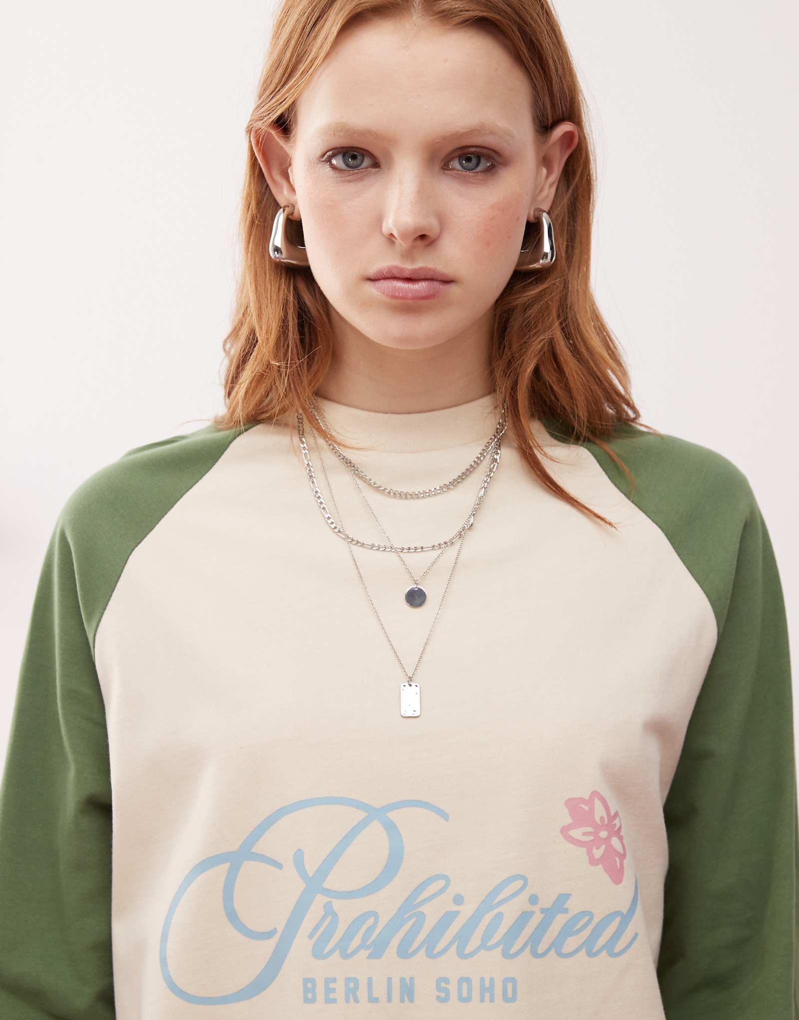 Prohibited rosi raglan vintage long sleeve t-shirt in green 4290₽