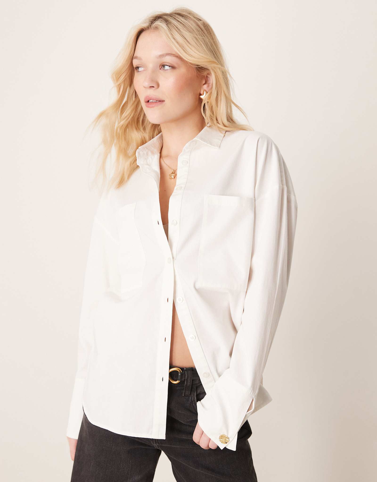 Pretty Lavish cotton poplin shirt in white 11990₽