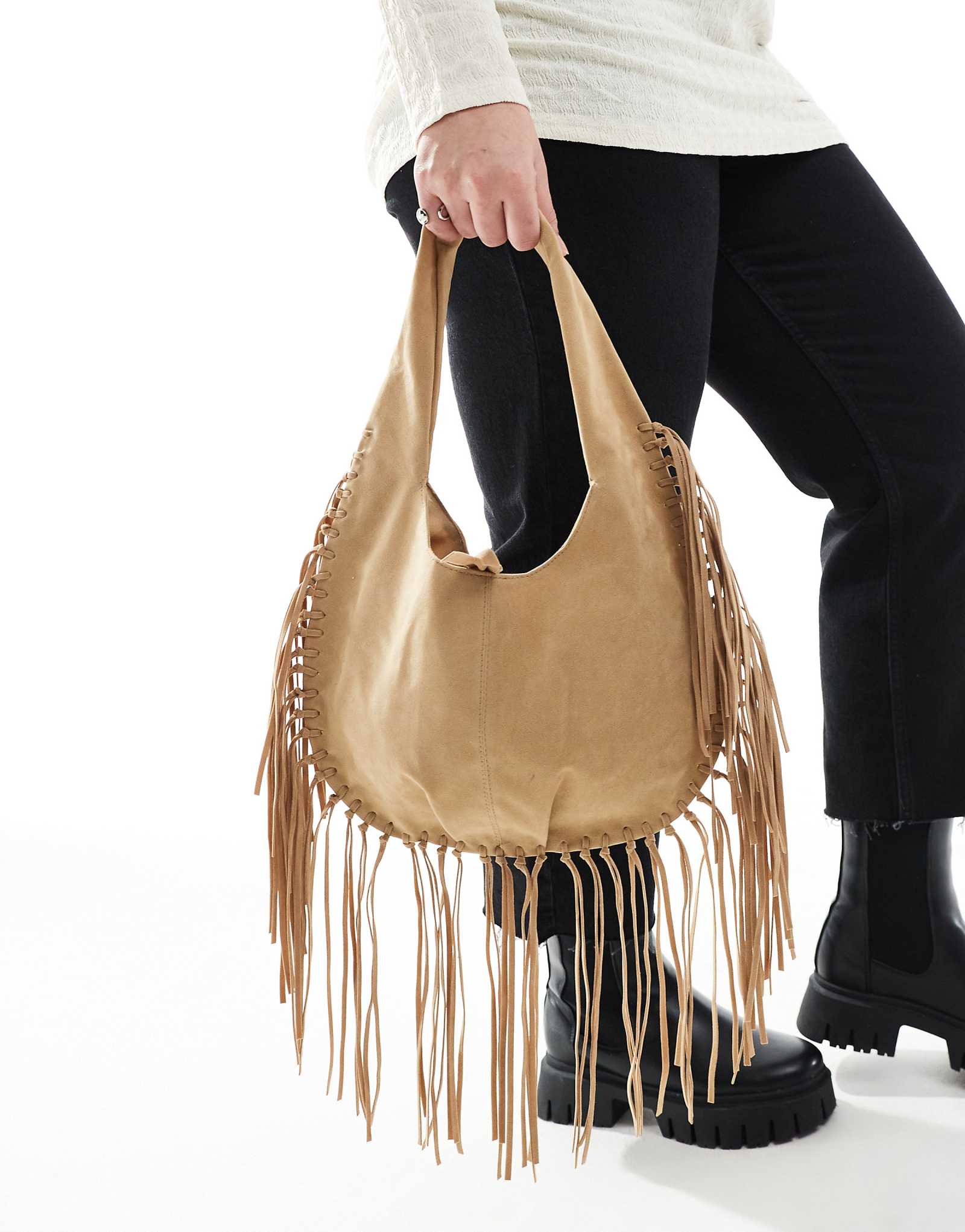 Glamorous boho fringed shoulder bag in beige faux suede 7990₽