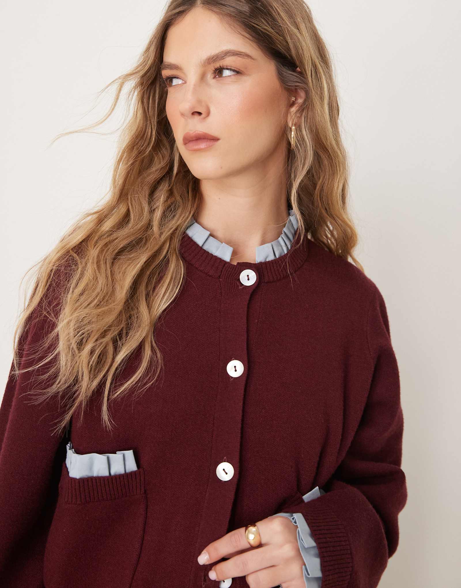 Neon Rose compact contrast frill cardigan in gray 13590₽