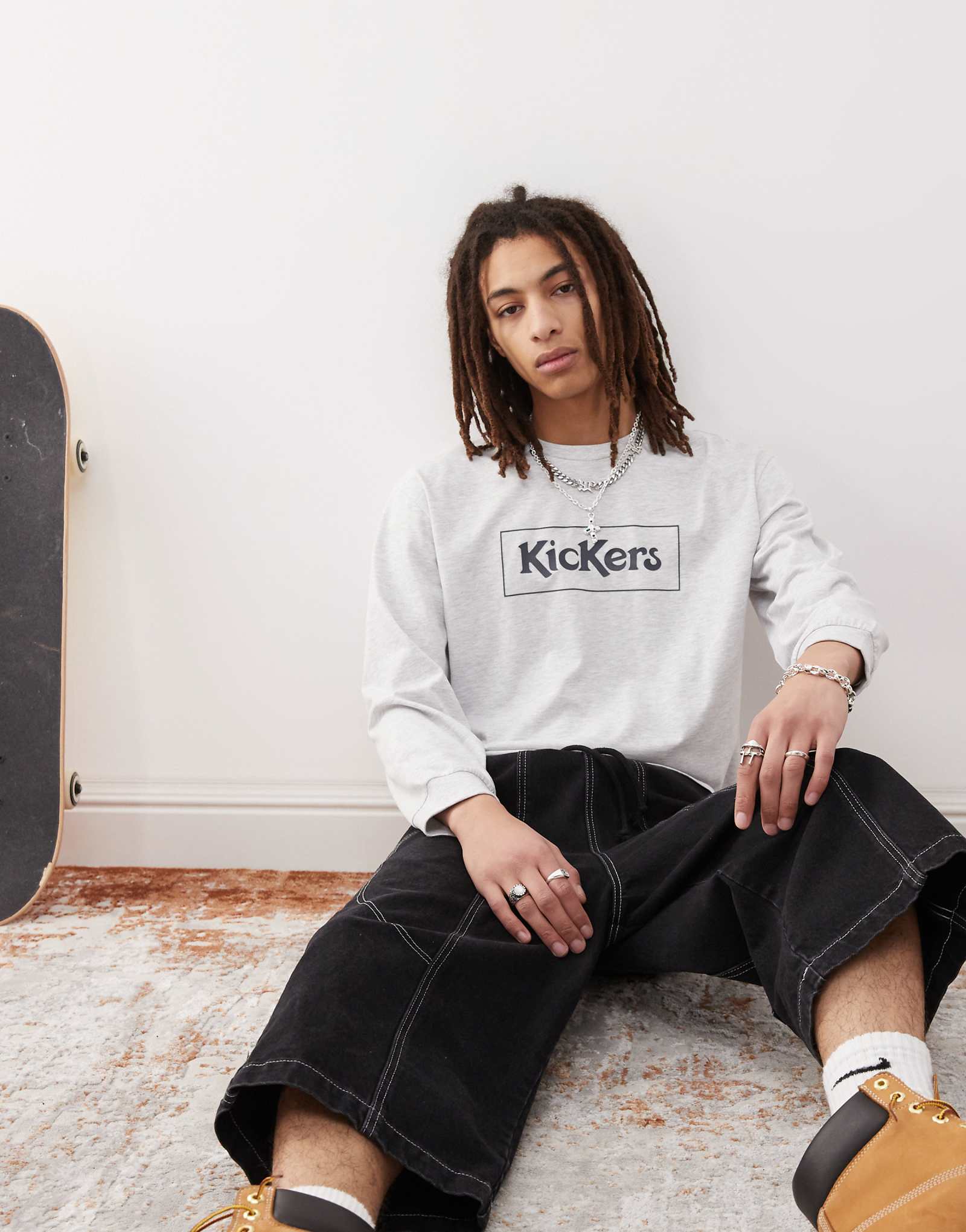 Kickers long sleeve T-shirt with navy graphic in light gray heather 11390₽