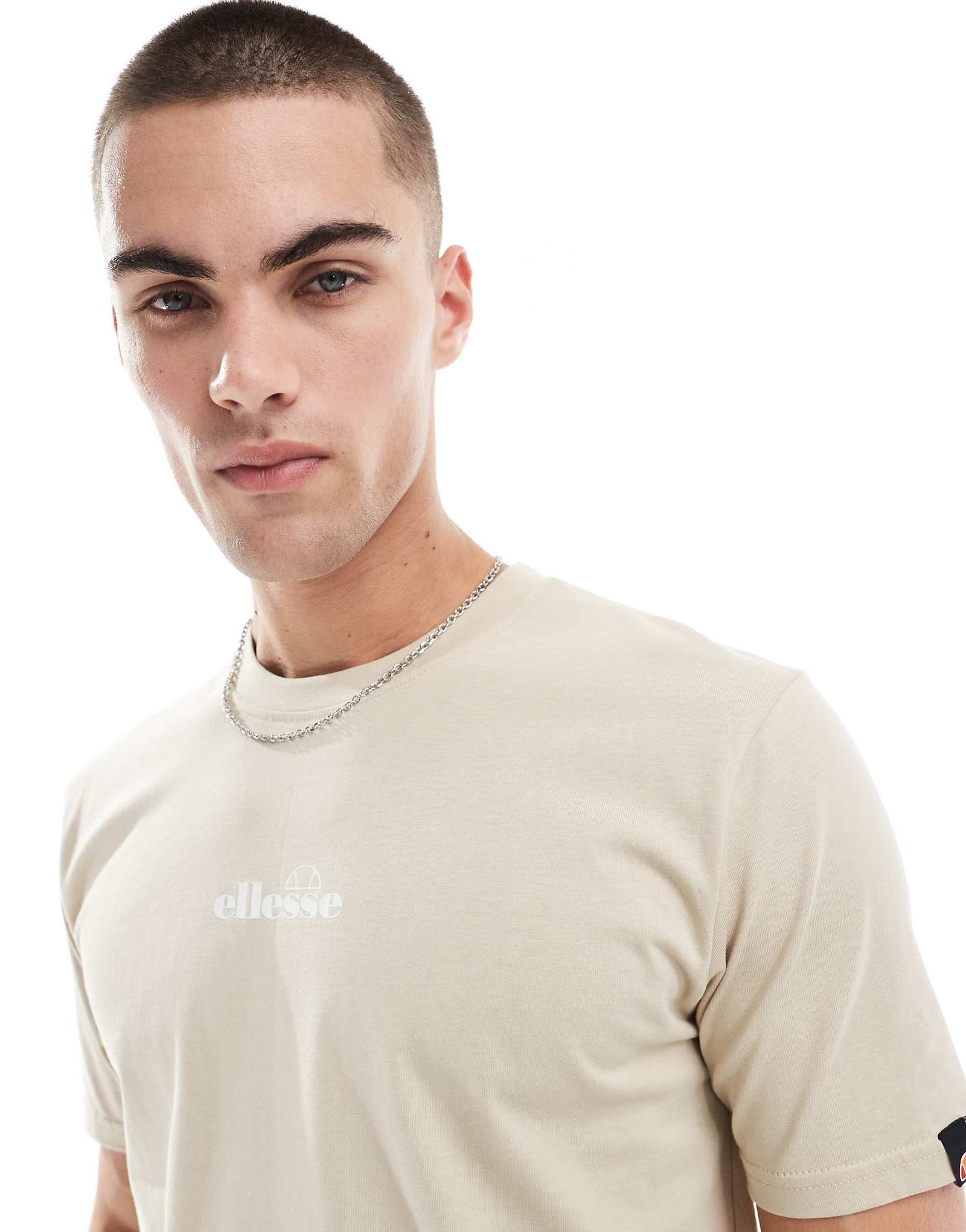 Ellesse ollio tee in beige 6090₽