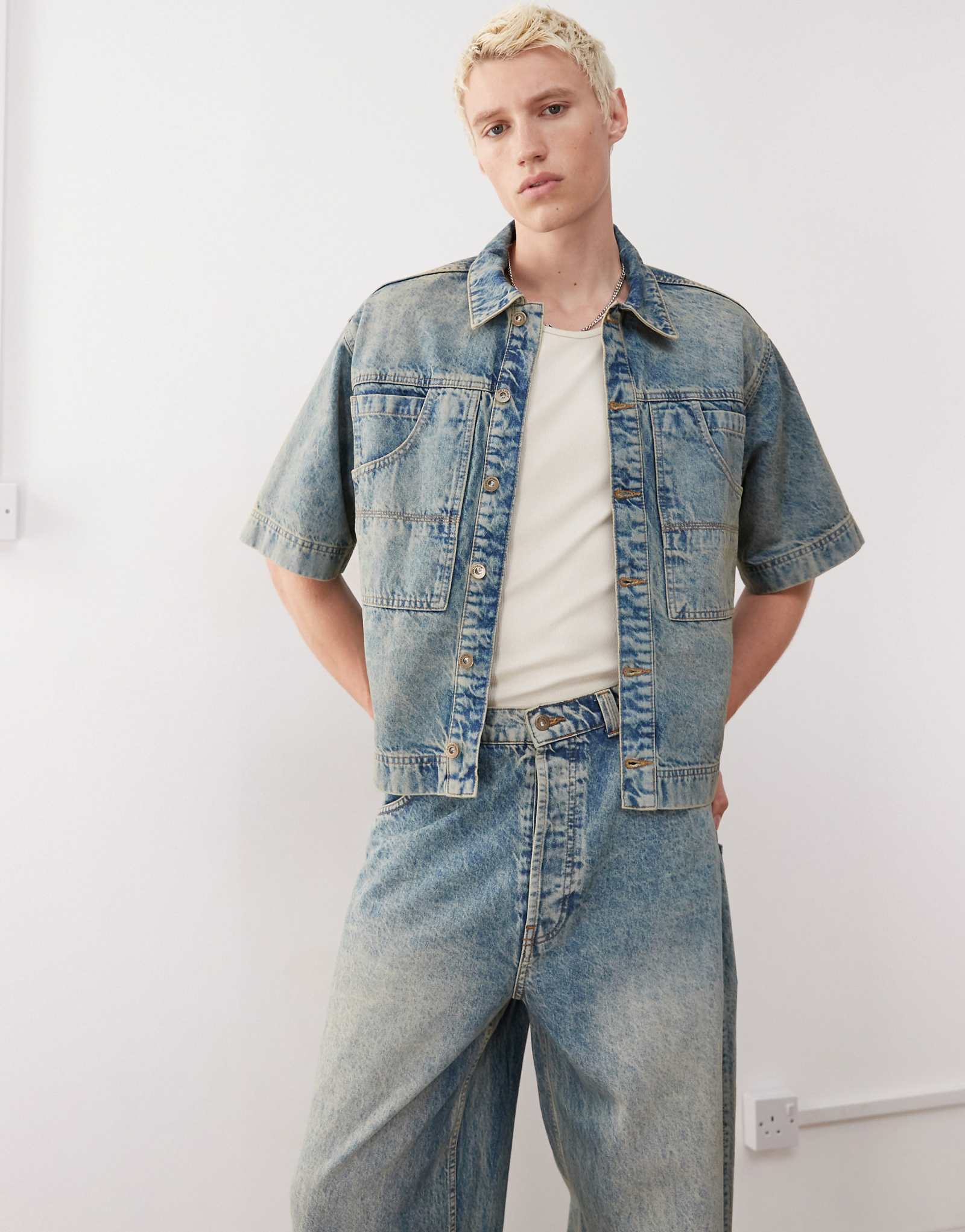 COLLUSION denim shirt in vintage wash 11390₽