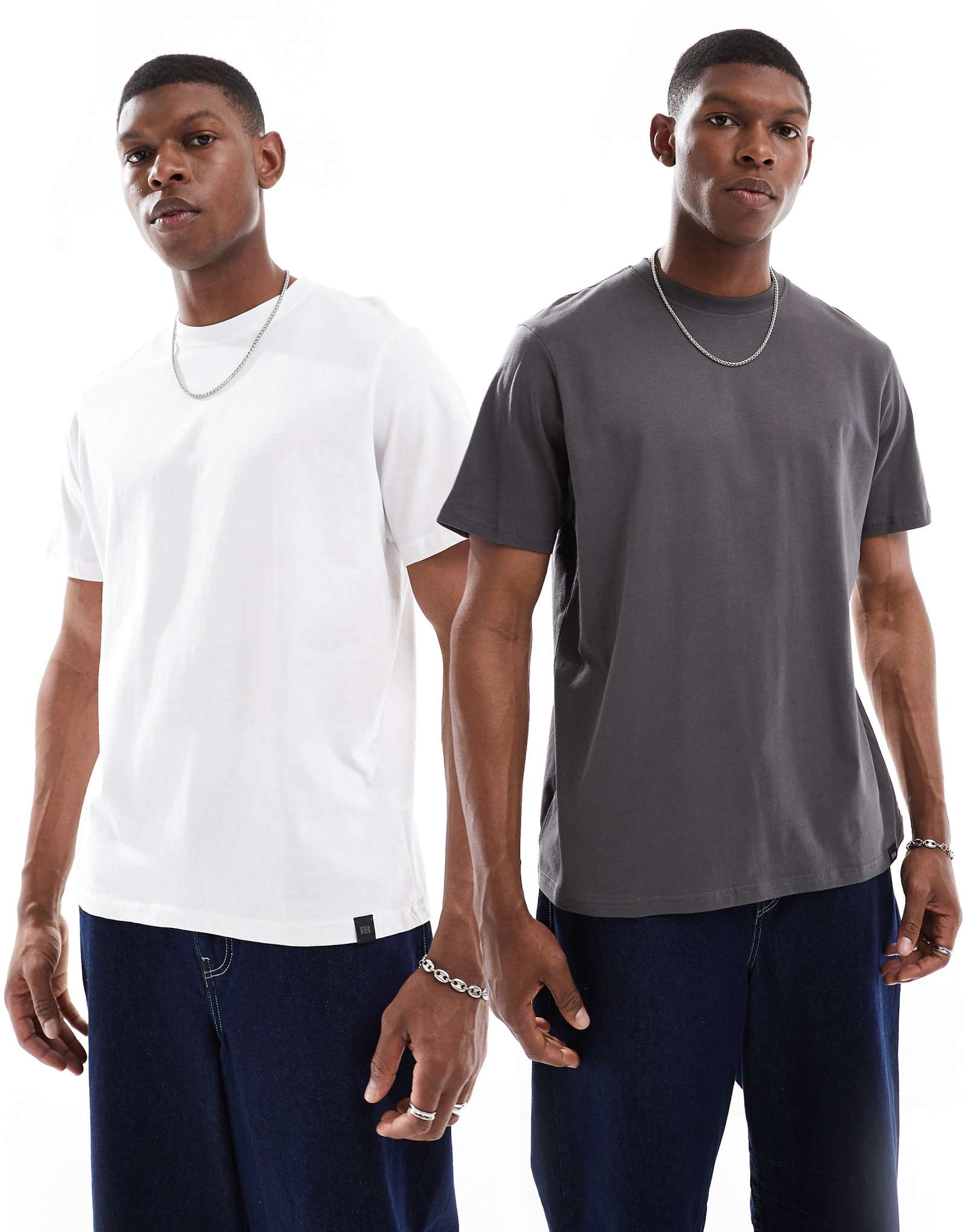 Pull-Bear 2 pack t-shirts in charcoal and white 5290₽