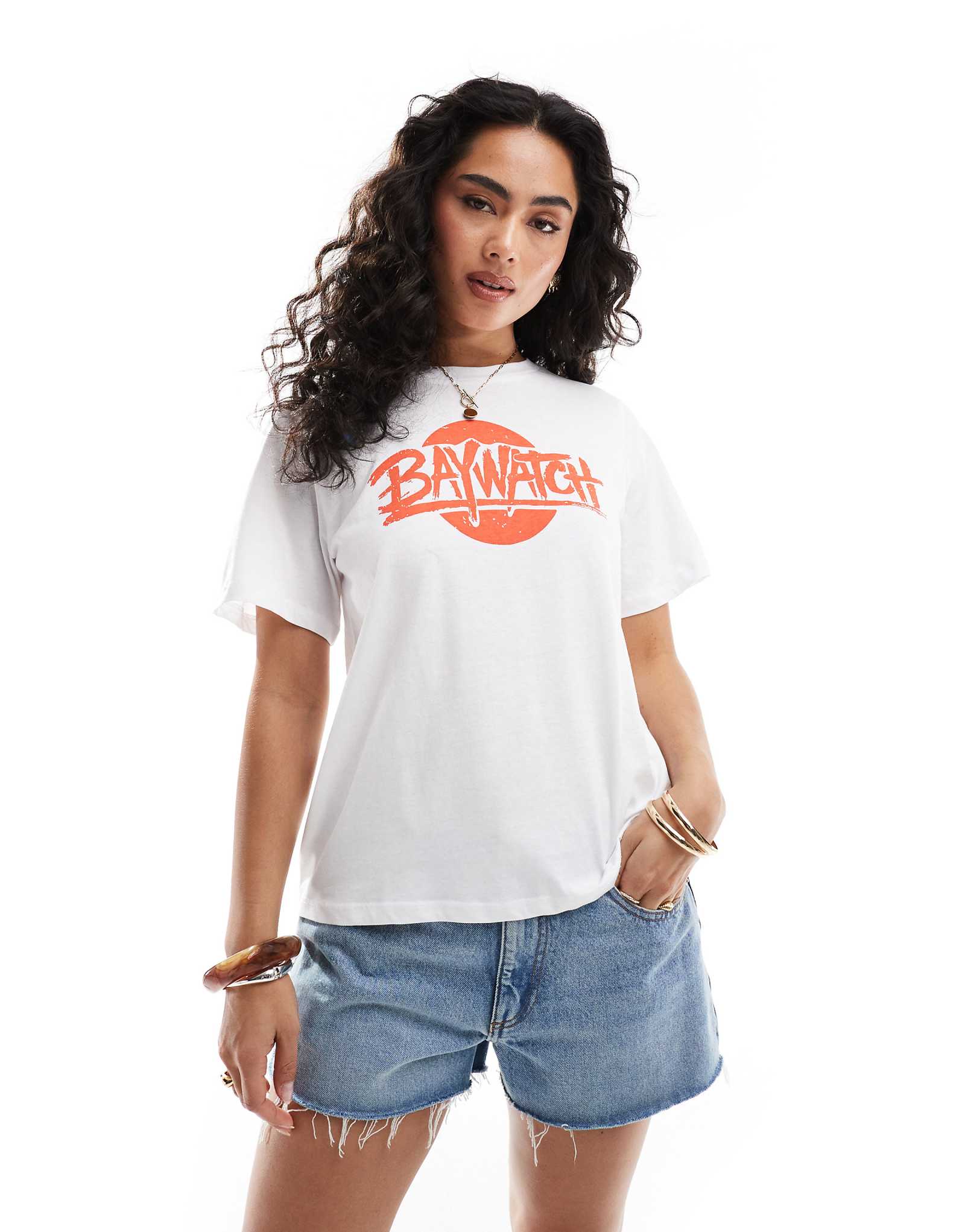 Pieces boyfriend fit Baywatch graphic tee in white 4390₽