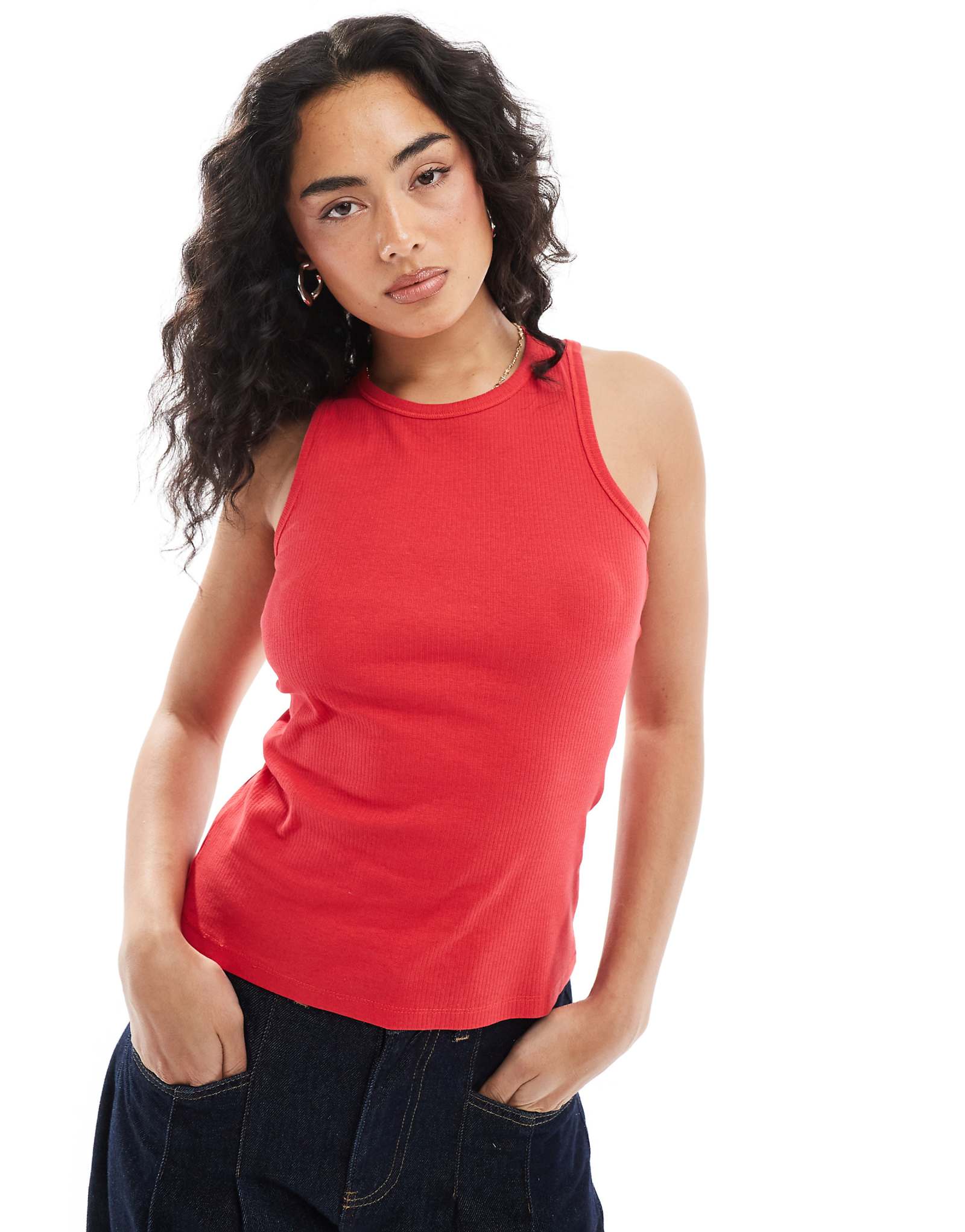 Pieces ribbed racer neck top in lollipop red 3690₽
