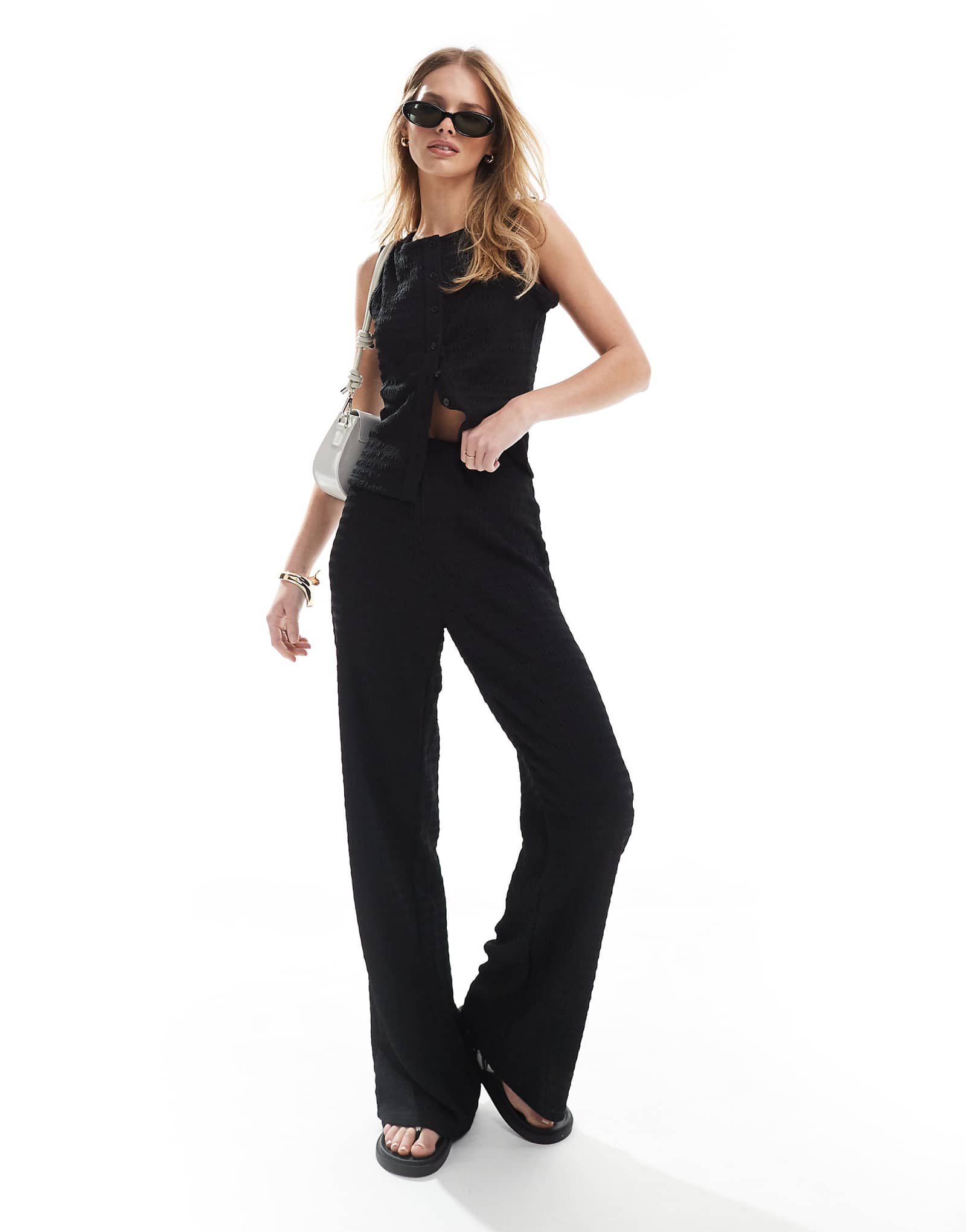 Brave Soul textured straight leg pants in black 5490₽