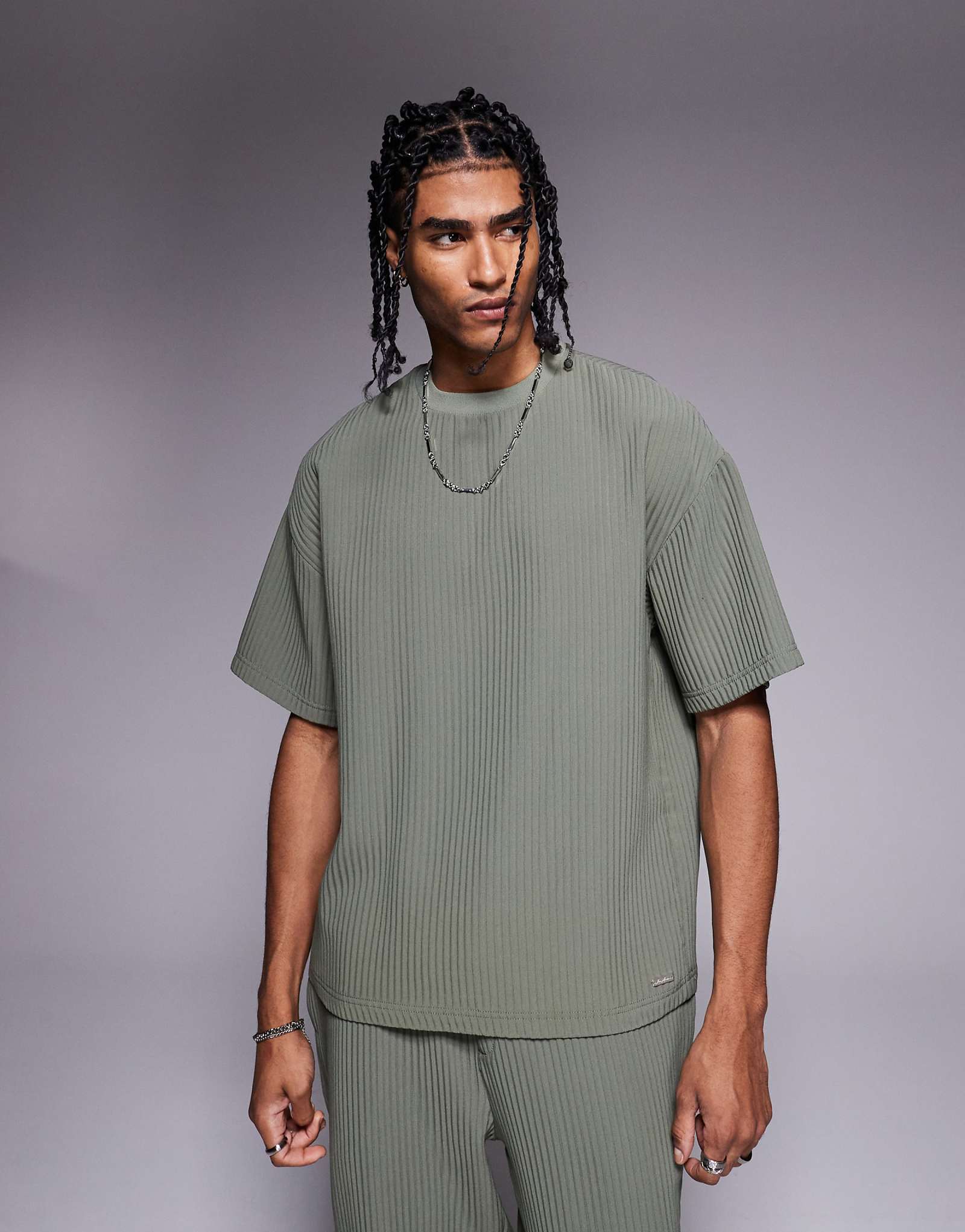 River Island oversized plisse t-shirt in light khaki green - part of a set 9290₽