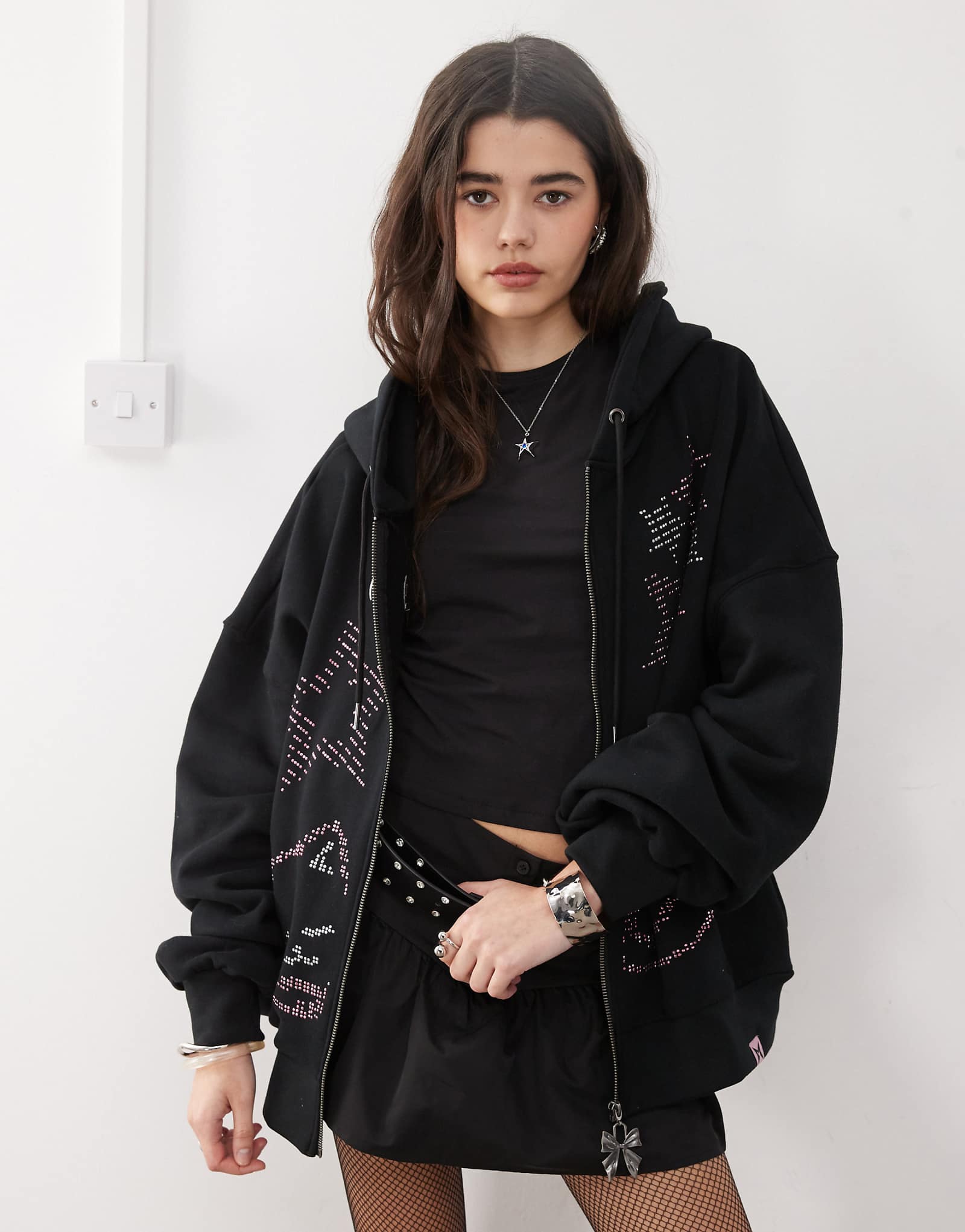 Черная толстовка на молнии с заклепками Minga London ASCII cat