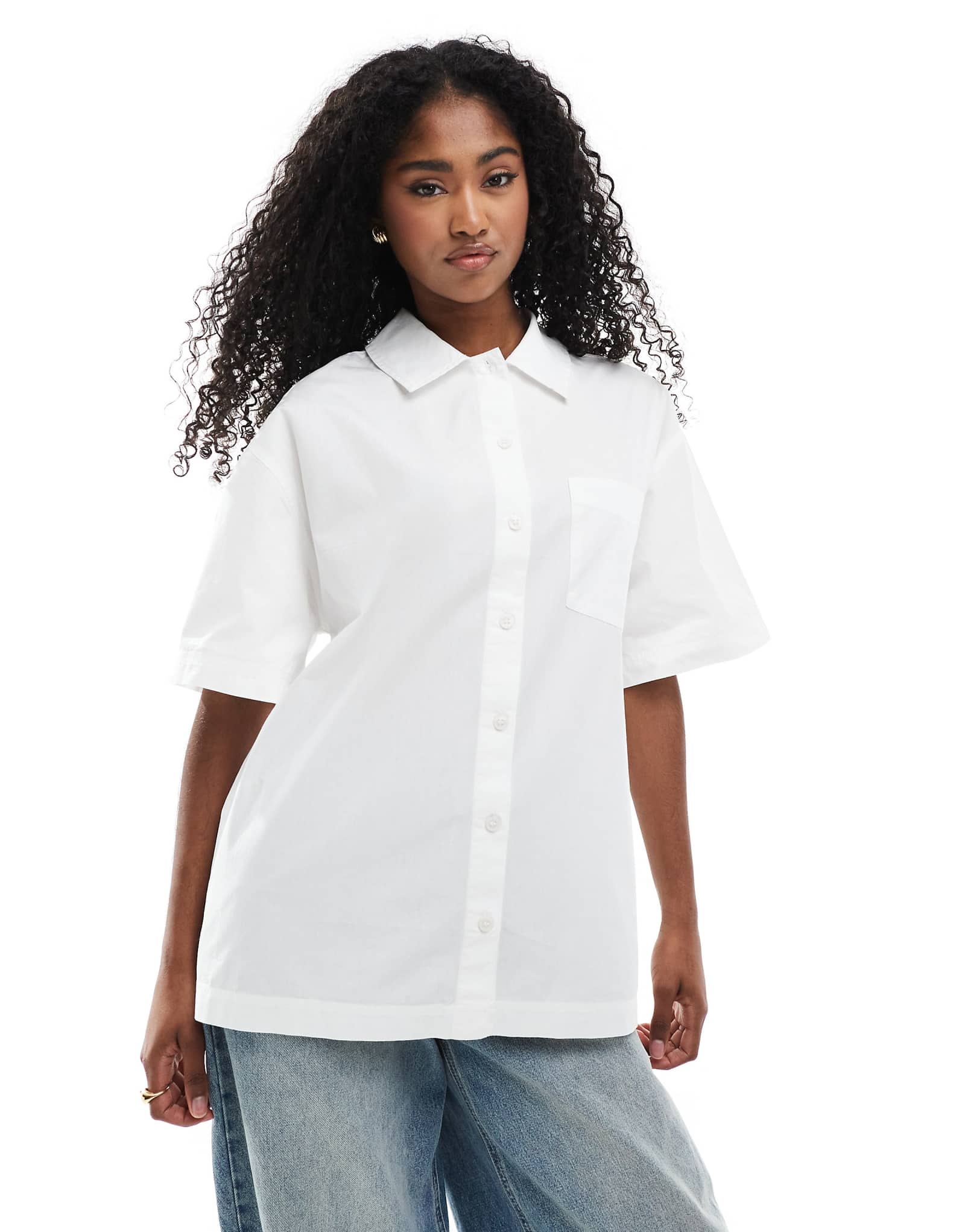 Monki oversized short sleeve shirt in white 7190₽