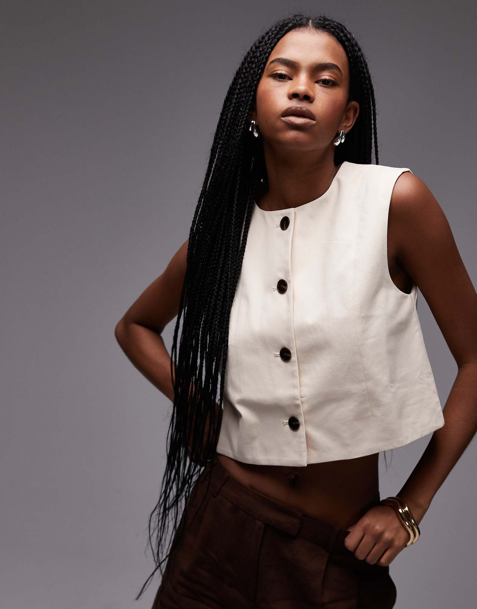 Mango round neck vest in light beige 11390₽