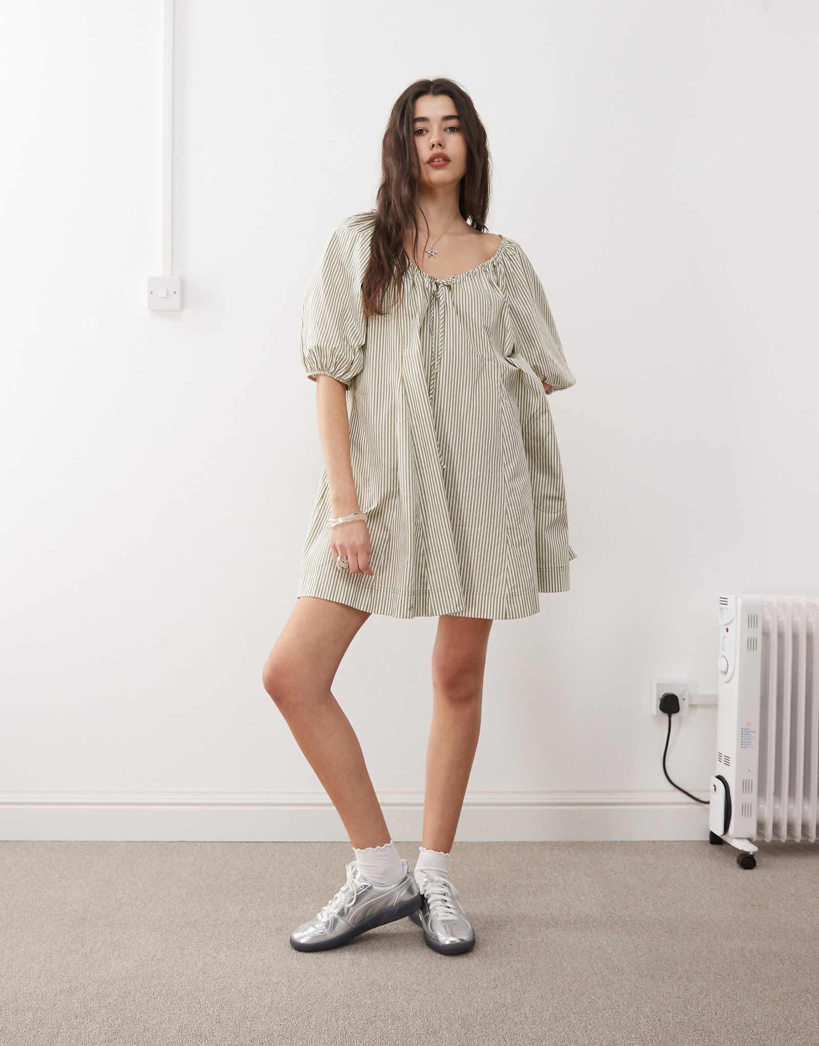 COLLUSION smock dress in green stripe 9690₽
