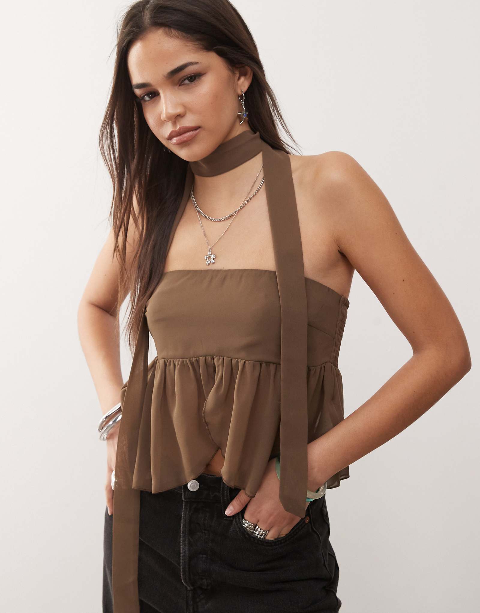 Motel desir scarf detail bandeau top in coffee 8090₽