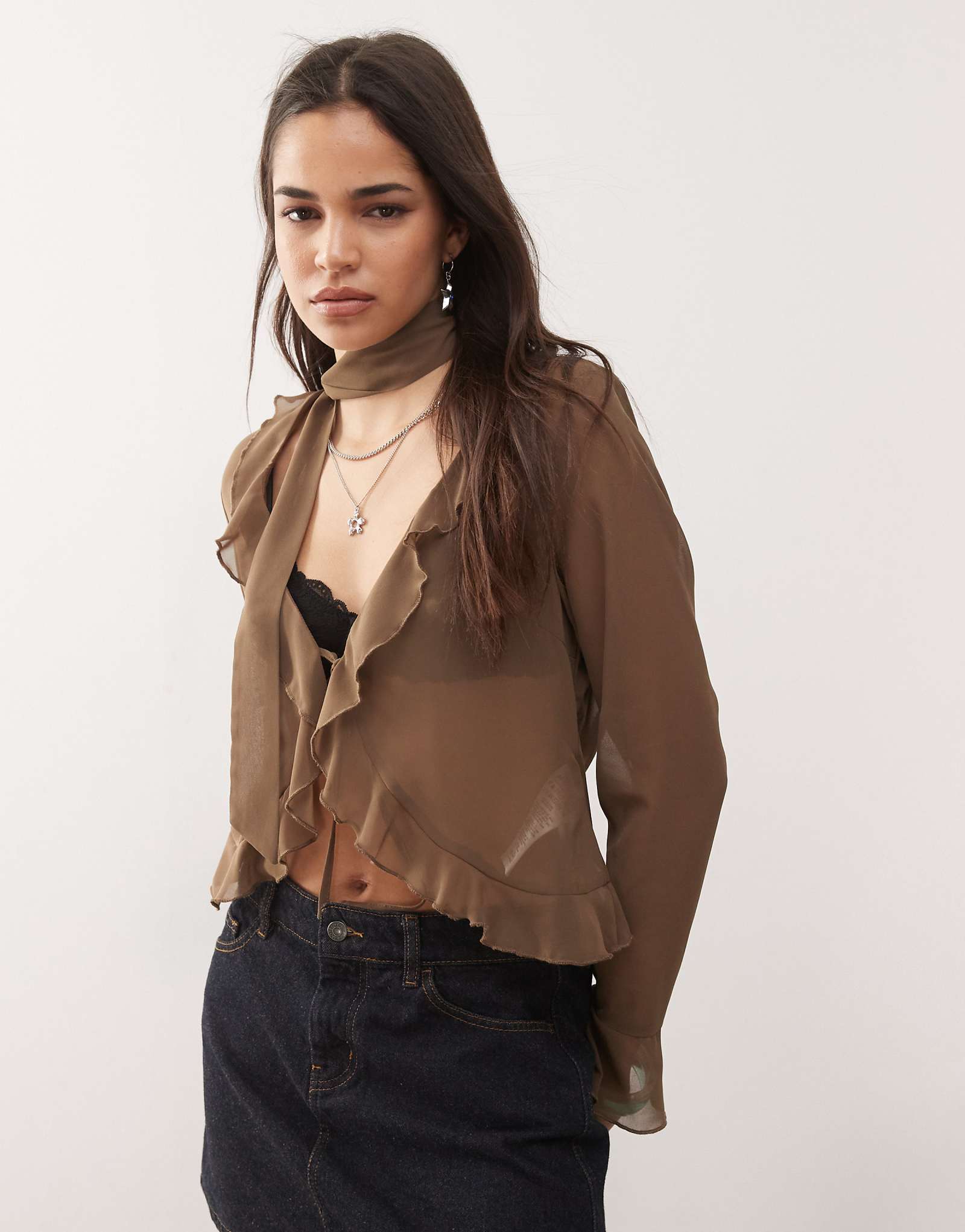Motel hirap ruffle front sheer blouse in mahogany 10490₽