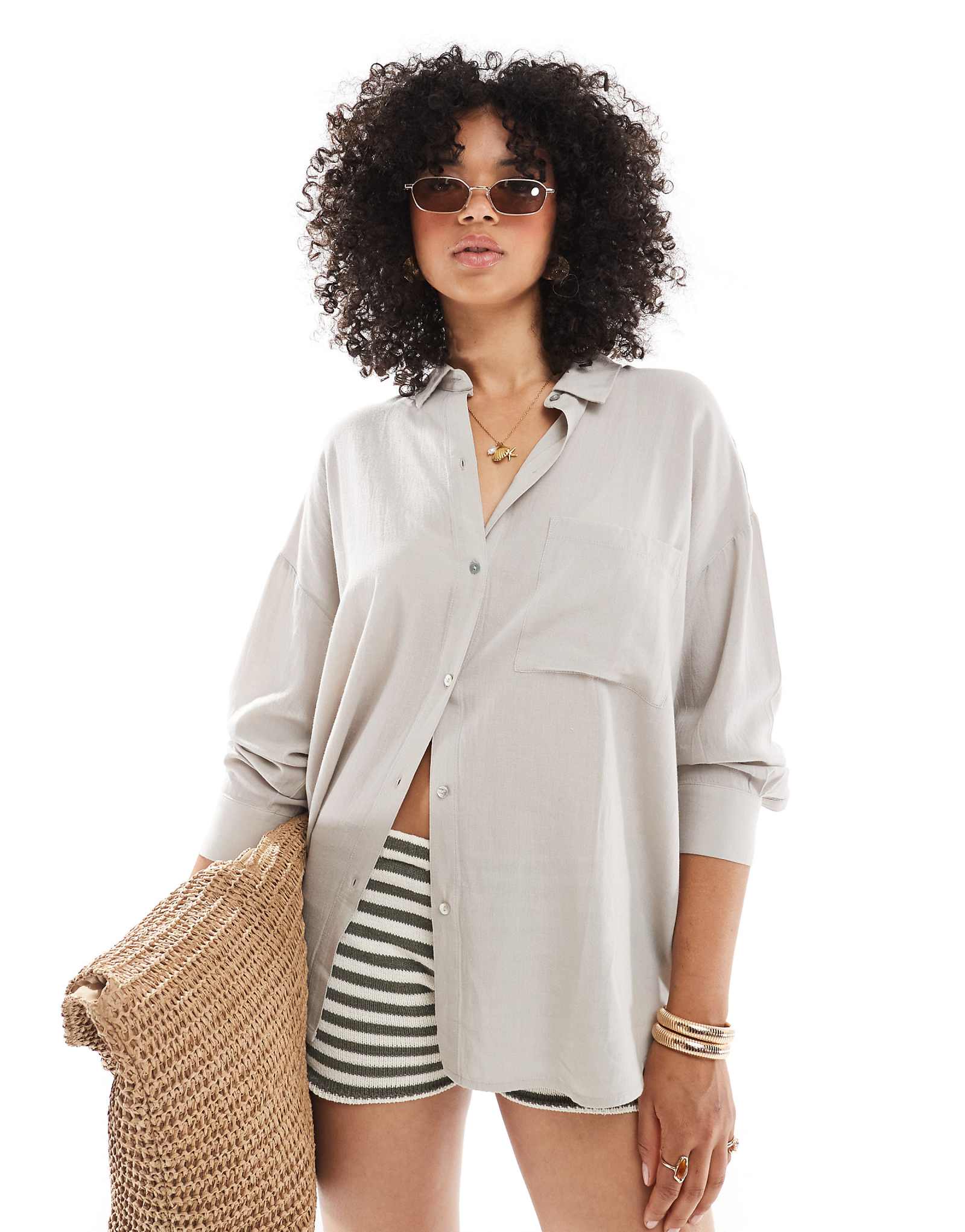 Pull-Bear oversized linen mix shirt in beige 7990₽