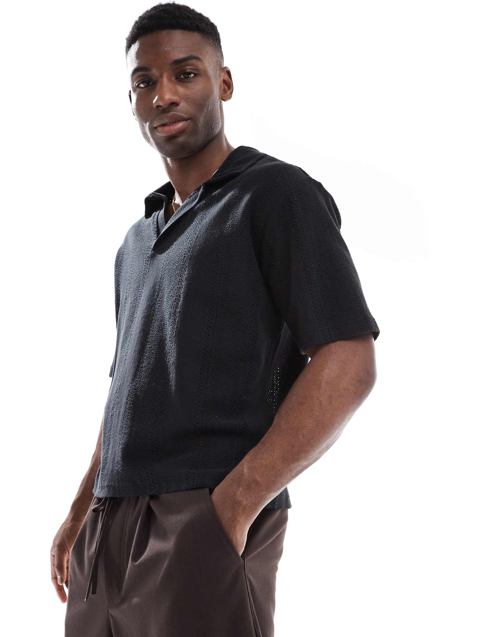 Pull-Bear knit self stripe polo in black 6590₽