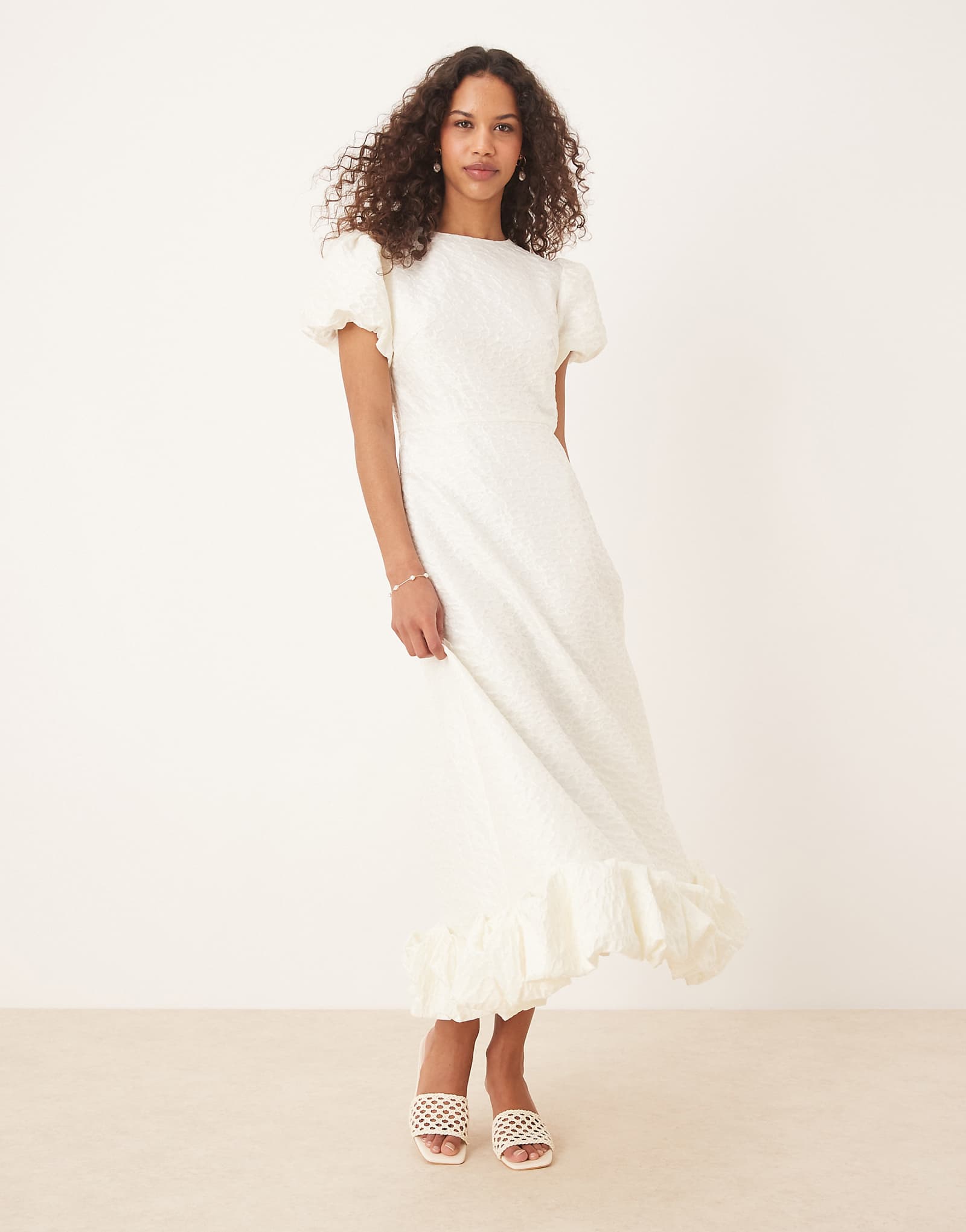Sister Jane puff sleeve bubble hem maxi dress in ivory 33190₽
