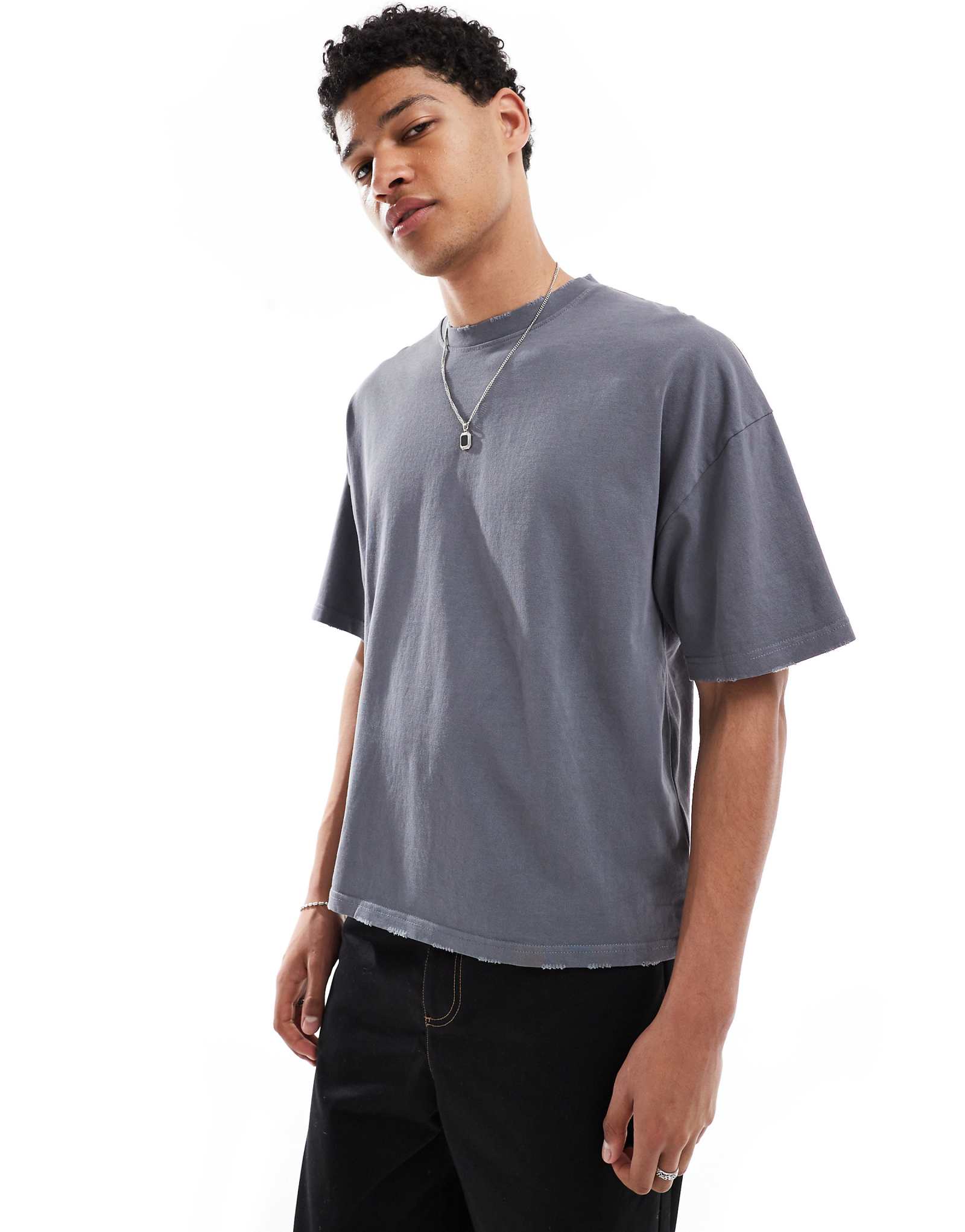 Pull-Bear boxy cropped destroyed T-shirt in gray 3690₽