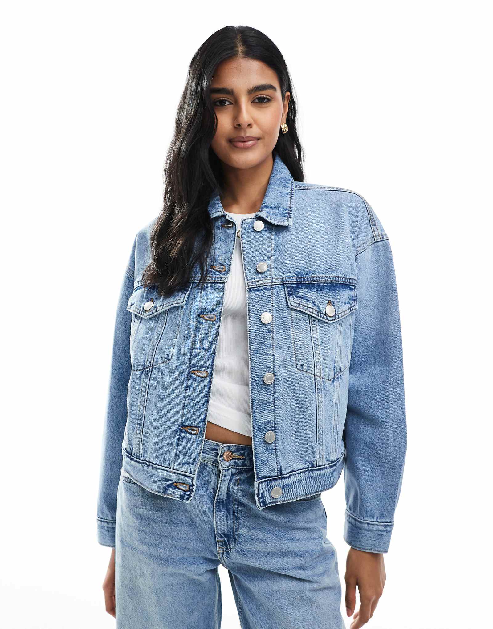 Pull-Bear oversized denim jacket in light blue wash 7690₽