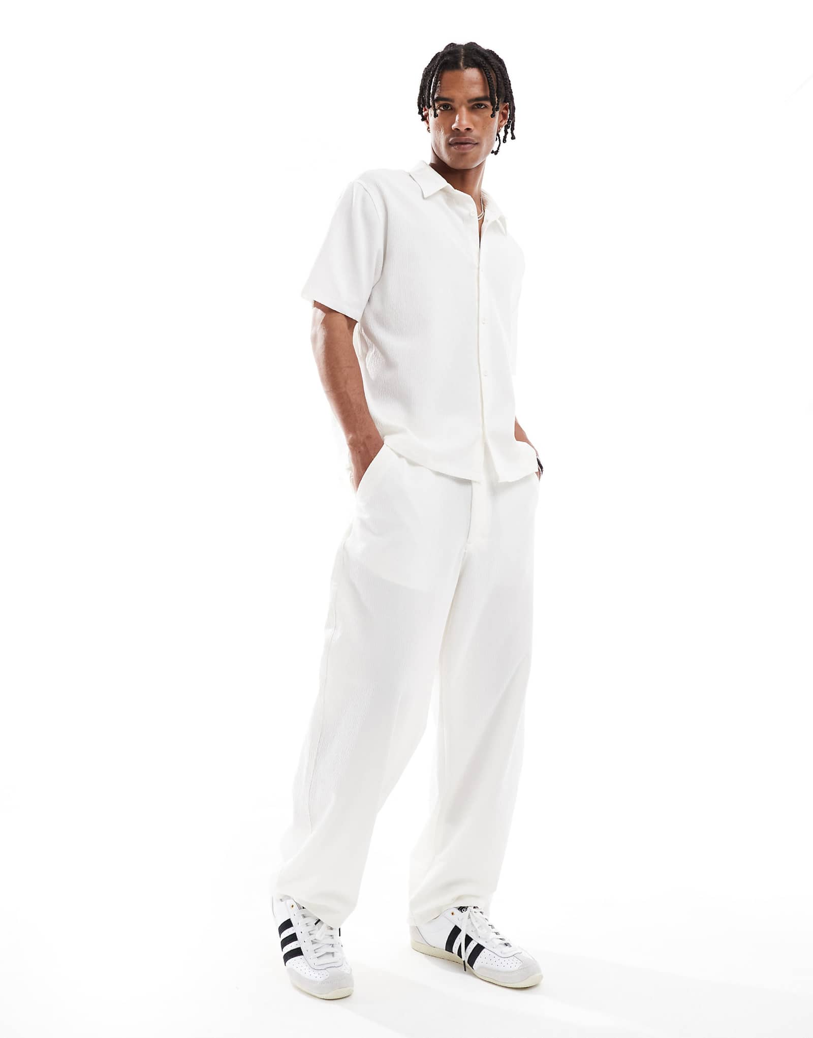 Bershka plisse baggy sweatpants in white - part of a set 9490₽