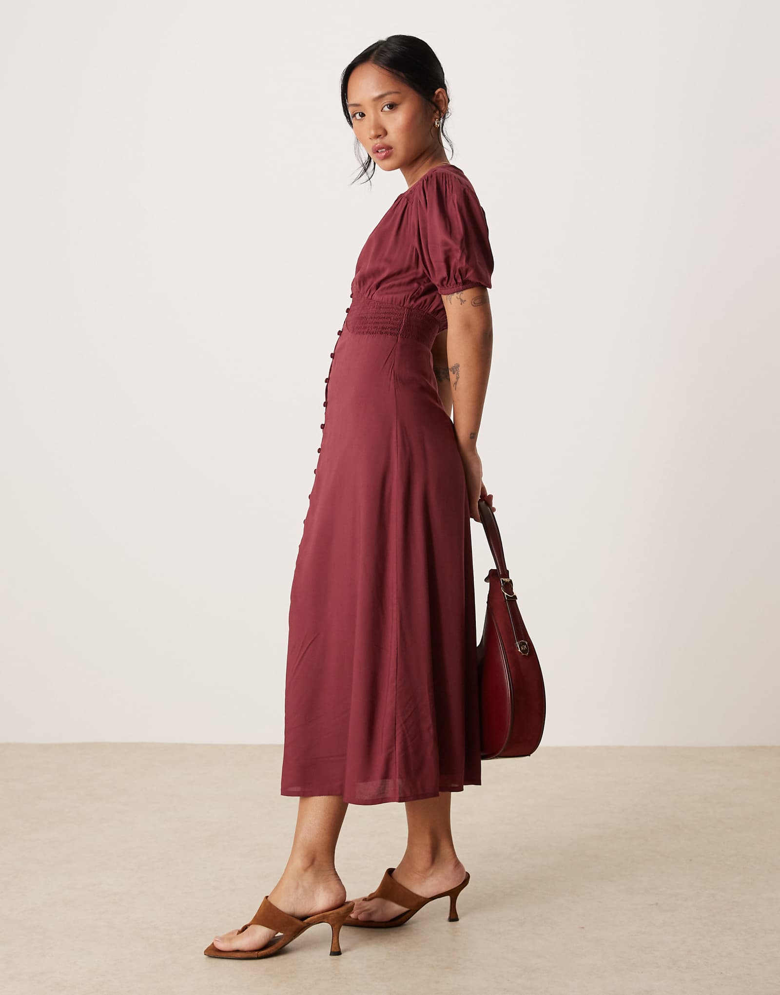 Nobodys Child Petite Lucinda satin button front midi dress in burgundy 18490₽