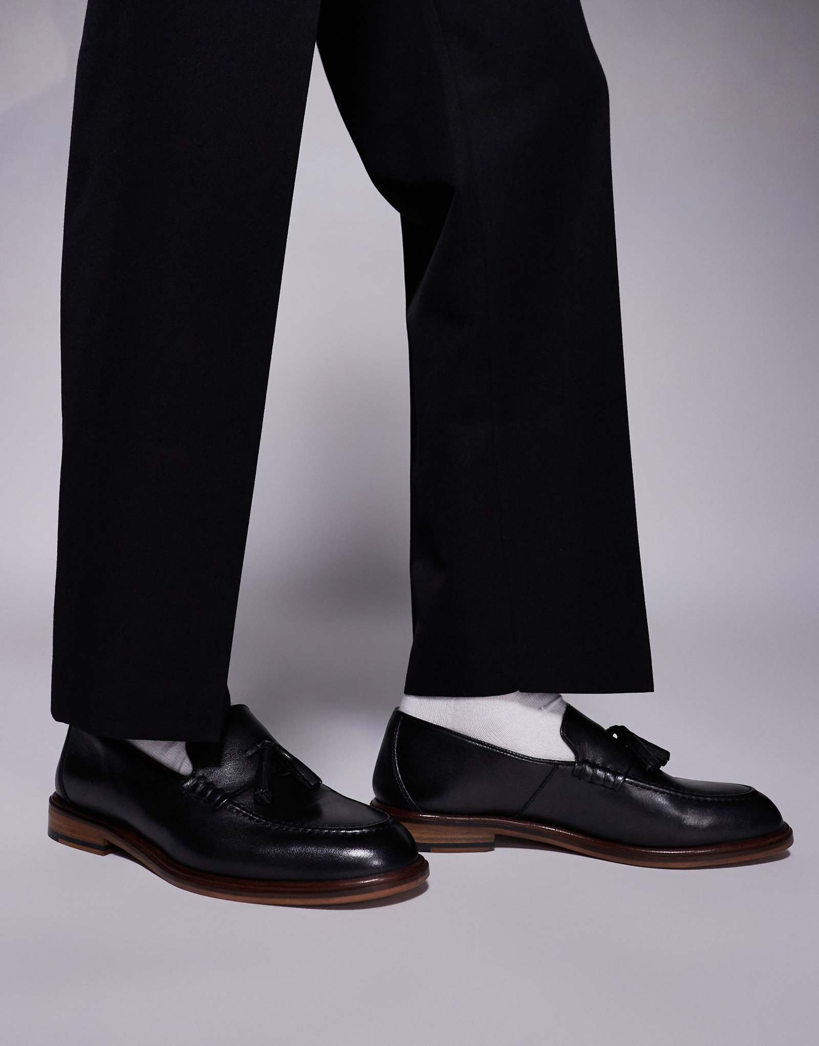 Walk London Putney tassel loafers in black leather
