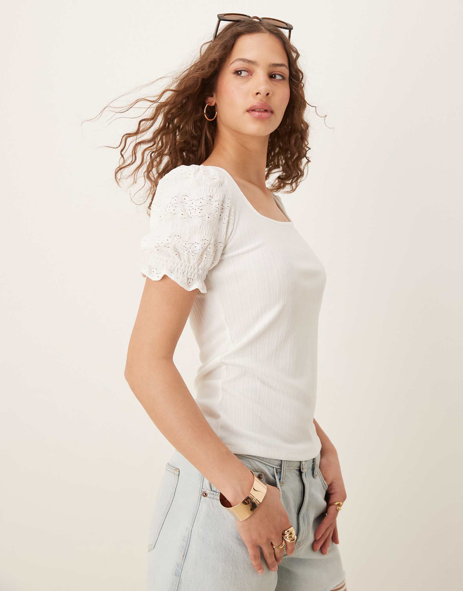 Vila square neck textured puff sleeve top in white 6390₽
