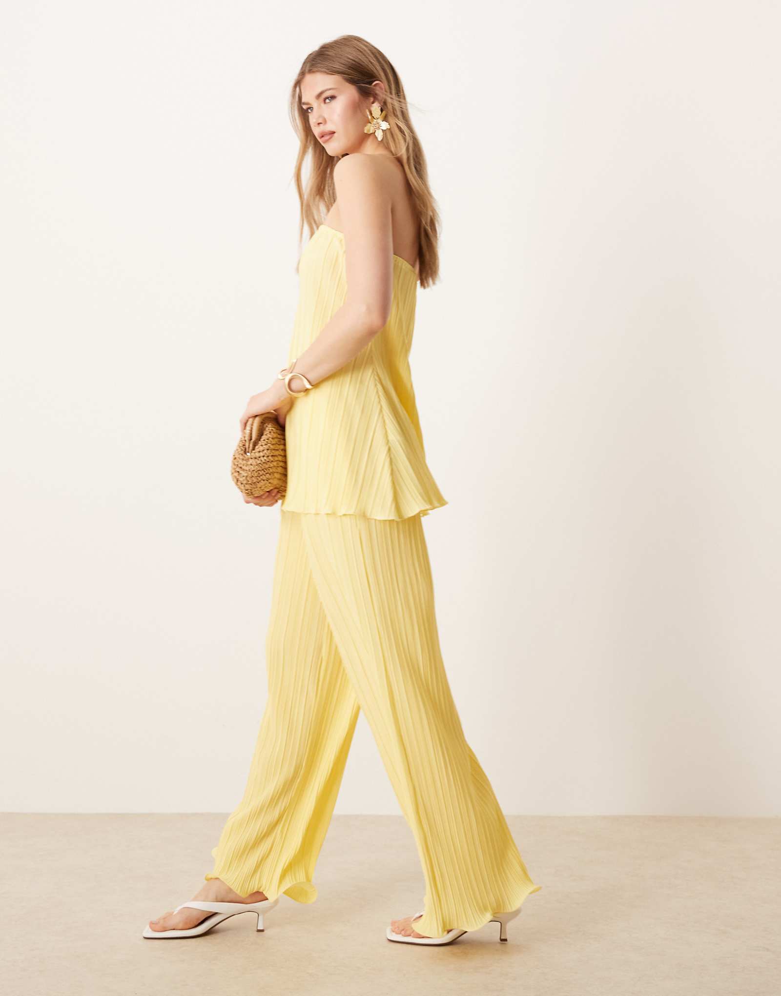 YAS plisse wide leg pants with rolled hem detail in vanilla yellow - part of a set 8590₽
