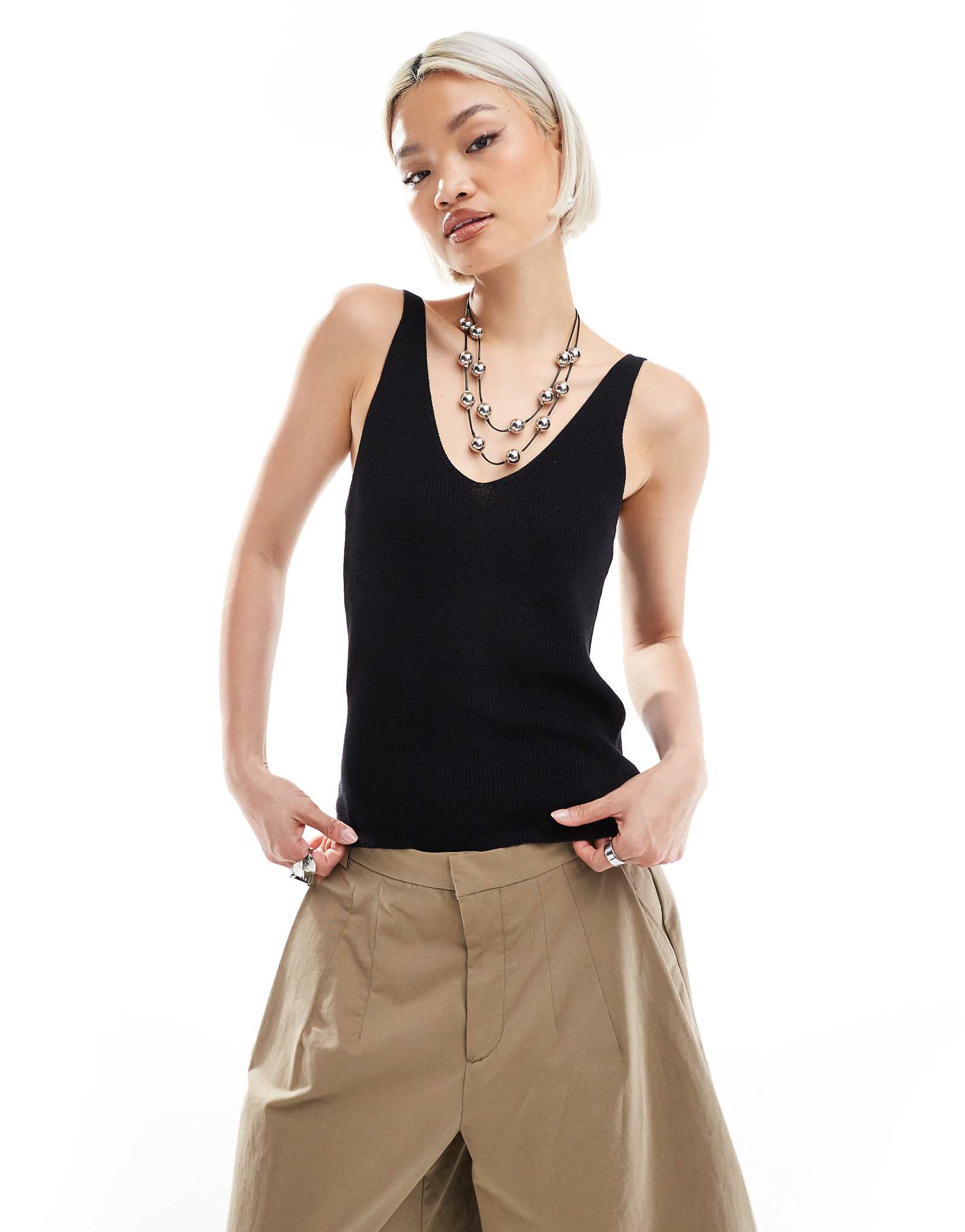 Vero Moda ribbed knit v neck cami top in black 7390₽