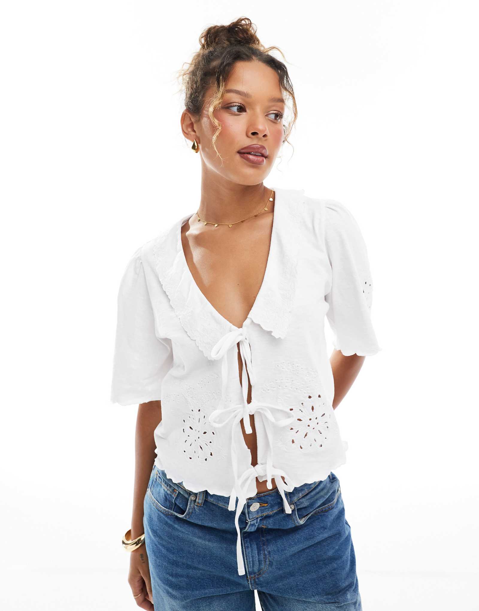 ASOS DESIGN collared tea blouse with broderie detail in cream 6090₽