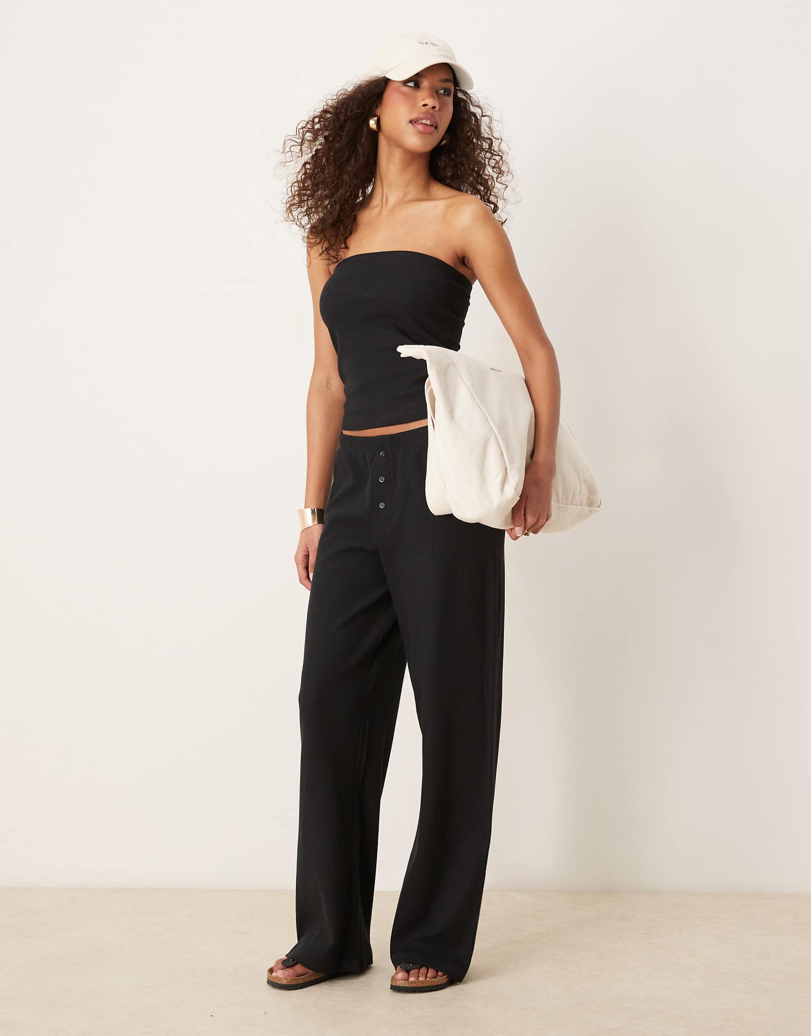 ASOS DESIGN wide leg waffle pants in black 5490₽