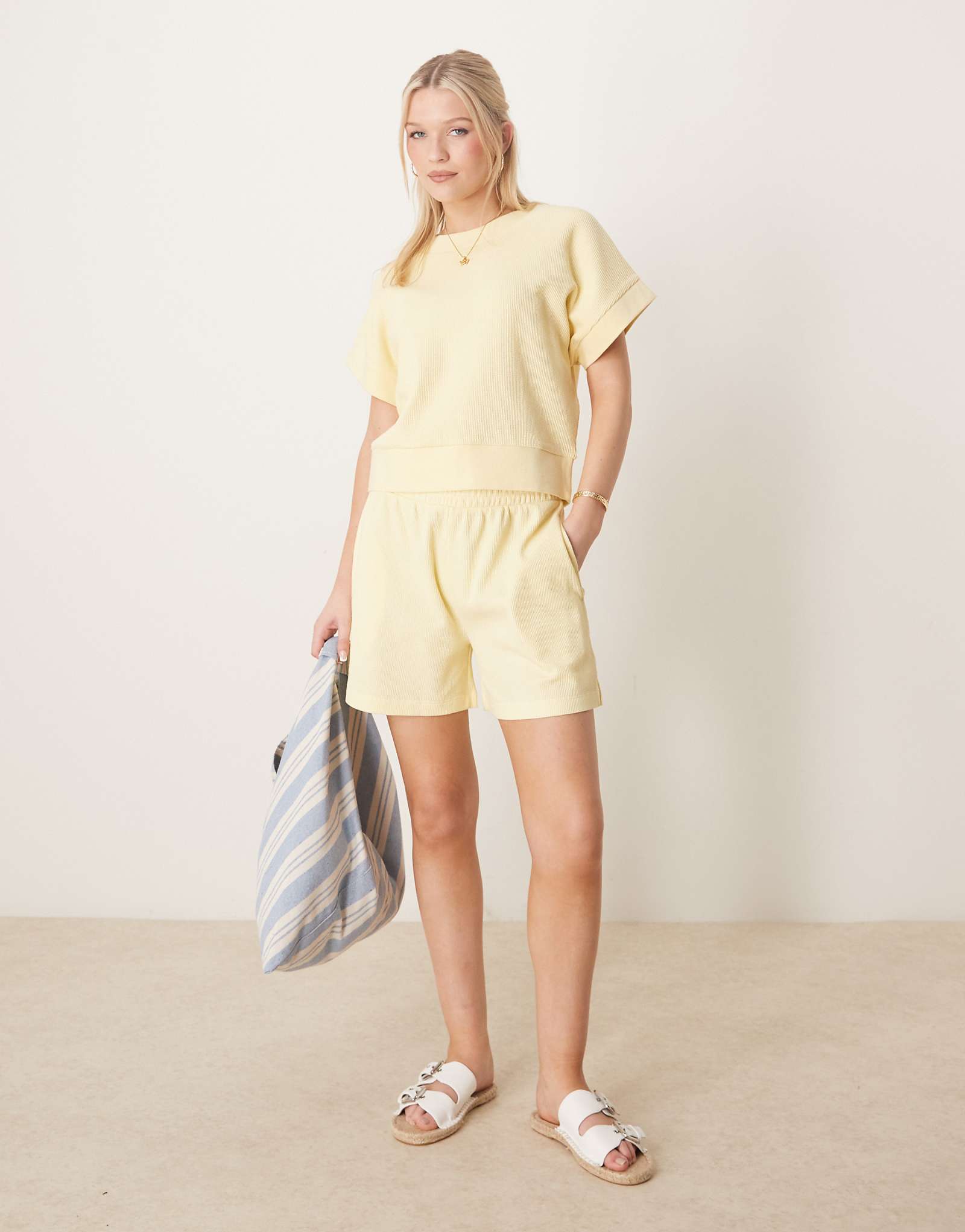 ASOS DESIGN longline waffle shorts in lemon 4090₽