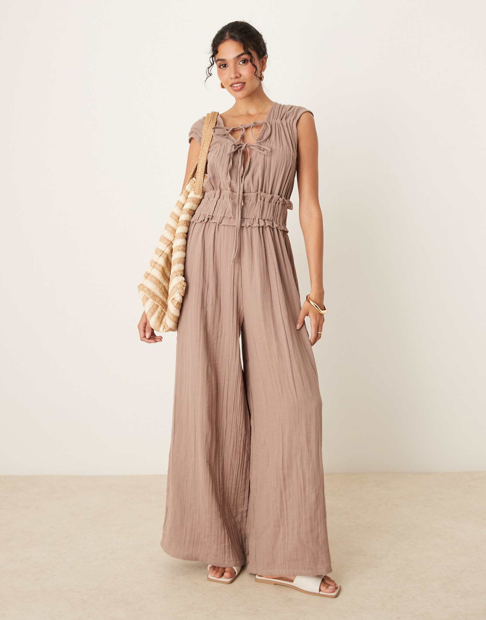 ASOS DESIGN double cloth gathered bust jumpsuit in taupe 8190₽