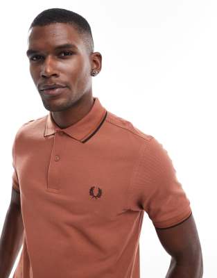 Рубашка поло Fred Perry с двойным воротником цвета ржавчины