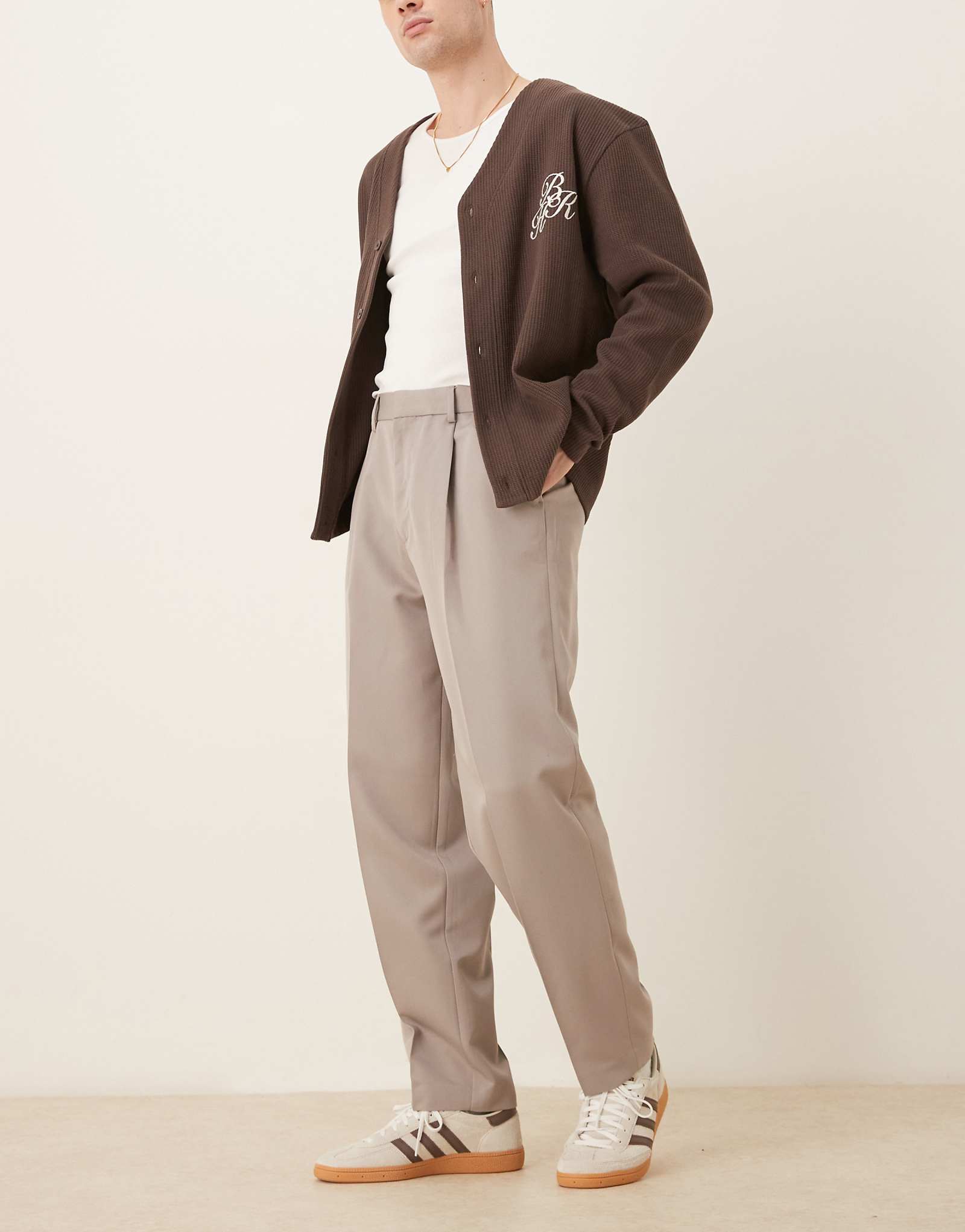 ASOS DESIGN oversized tapered dress pants with front pleats in dark stone 7290₽