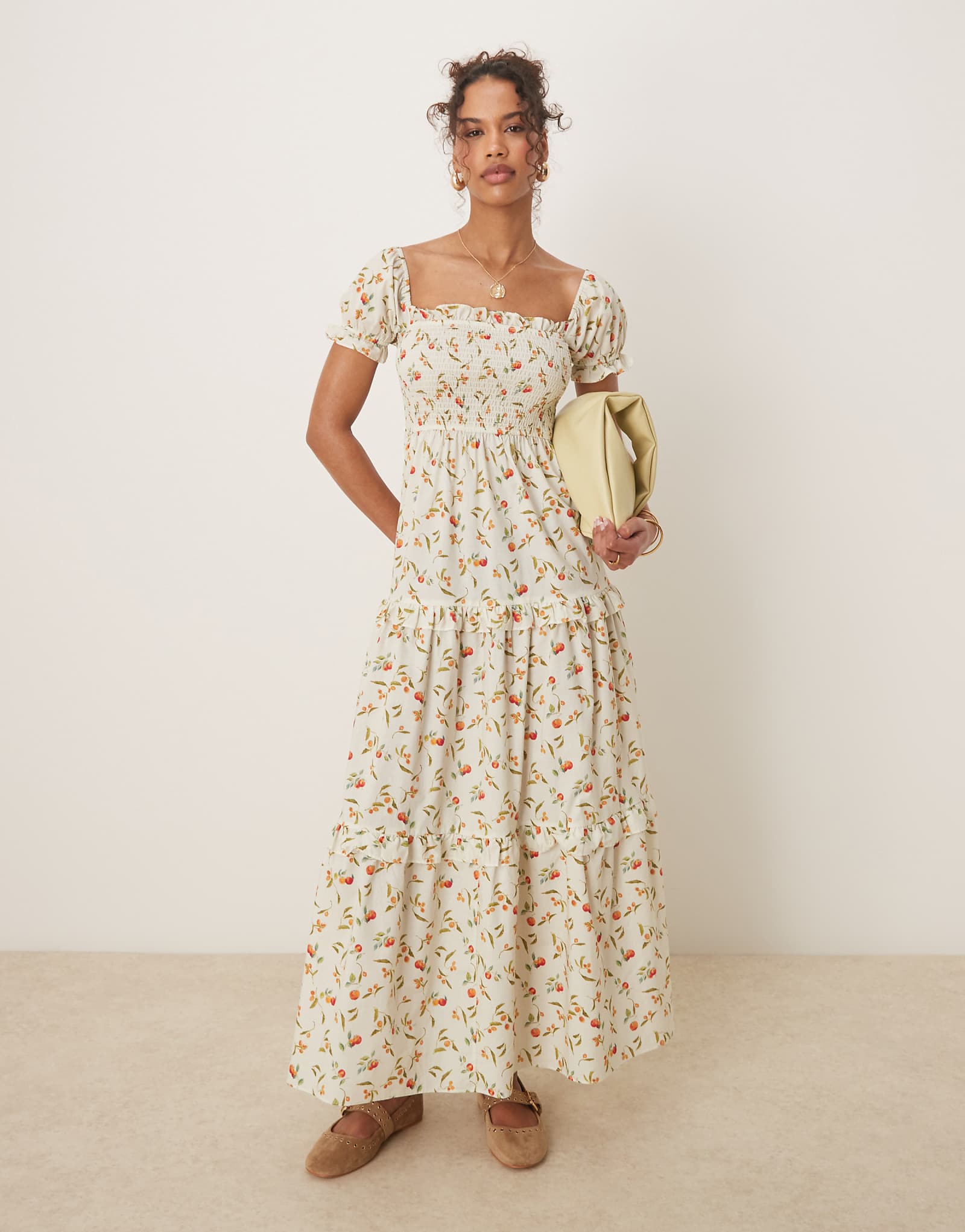 Glamorous shirred maxi dress in fruit print 11390₽