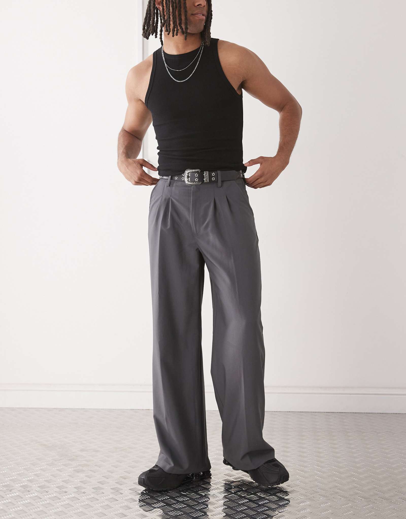 COLLUSION relaxed wide leg tailored pants in gray 9790₽