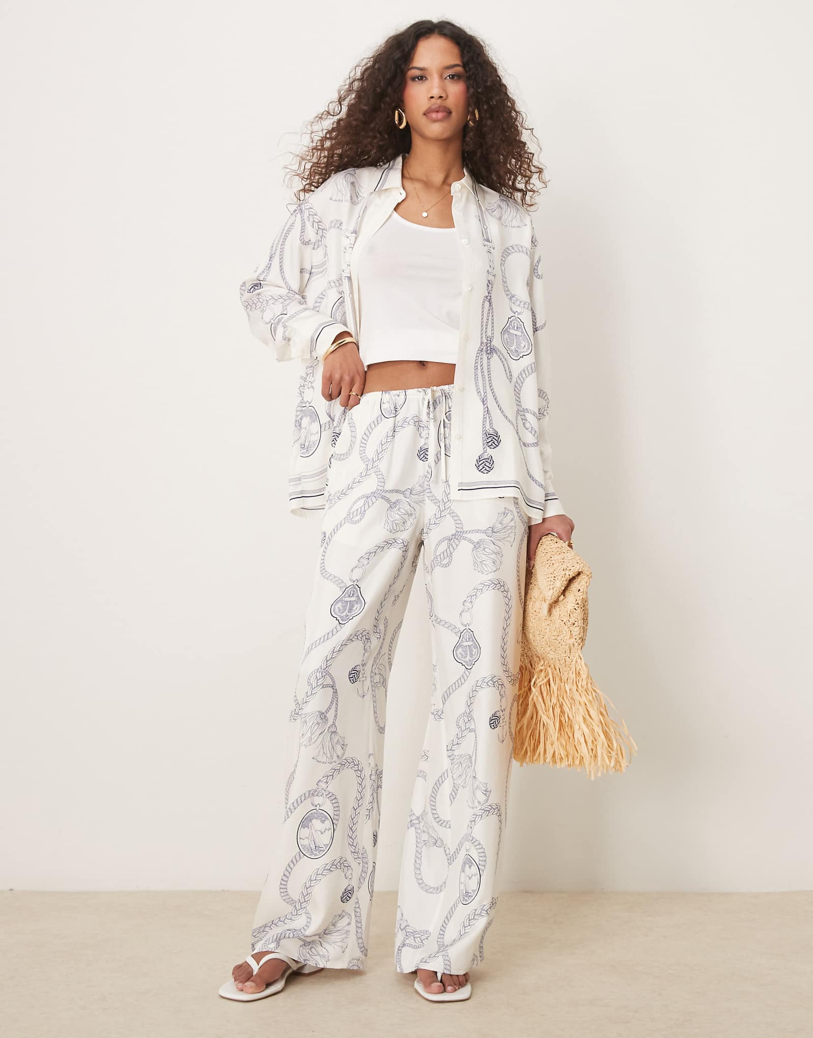 GANT drawstring wide leg chain print pants in off white - part of a set 35390₽