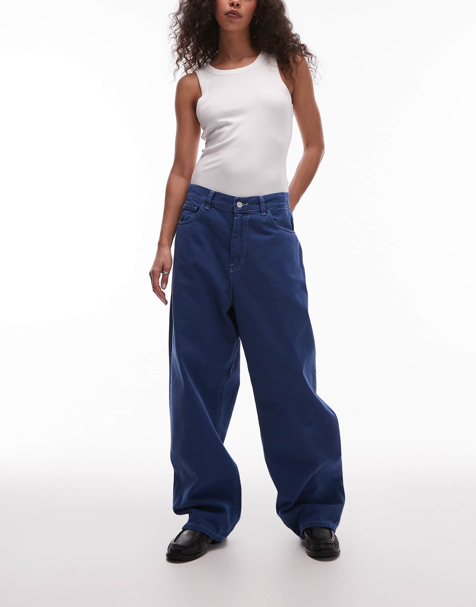 Carhartt WIP Brandon loose fit jeans in indigo 31690₽