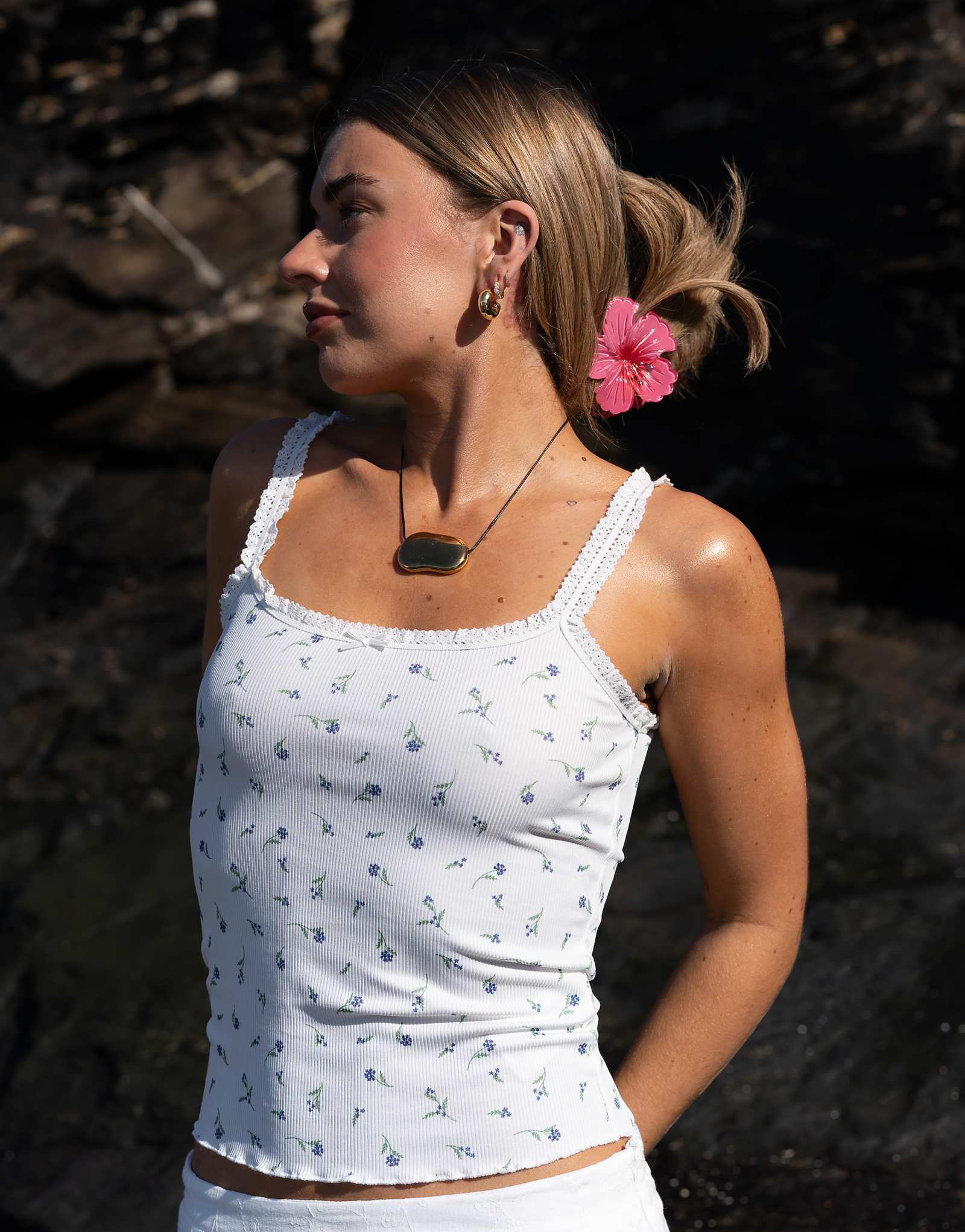 Daisy Street x Molly McFarlane ditsy ribbed lace trim strap cami top in ditsy floral 6490₽