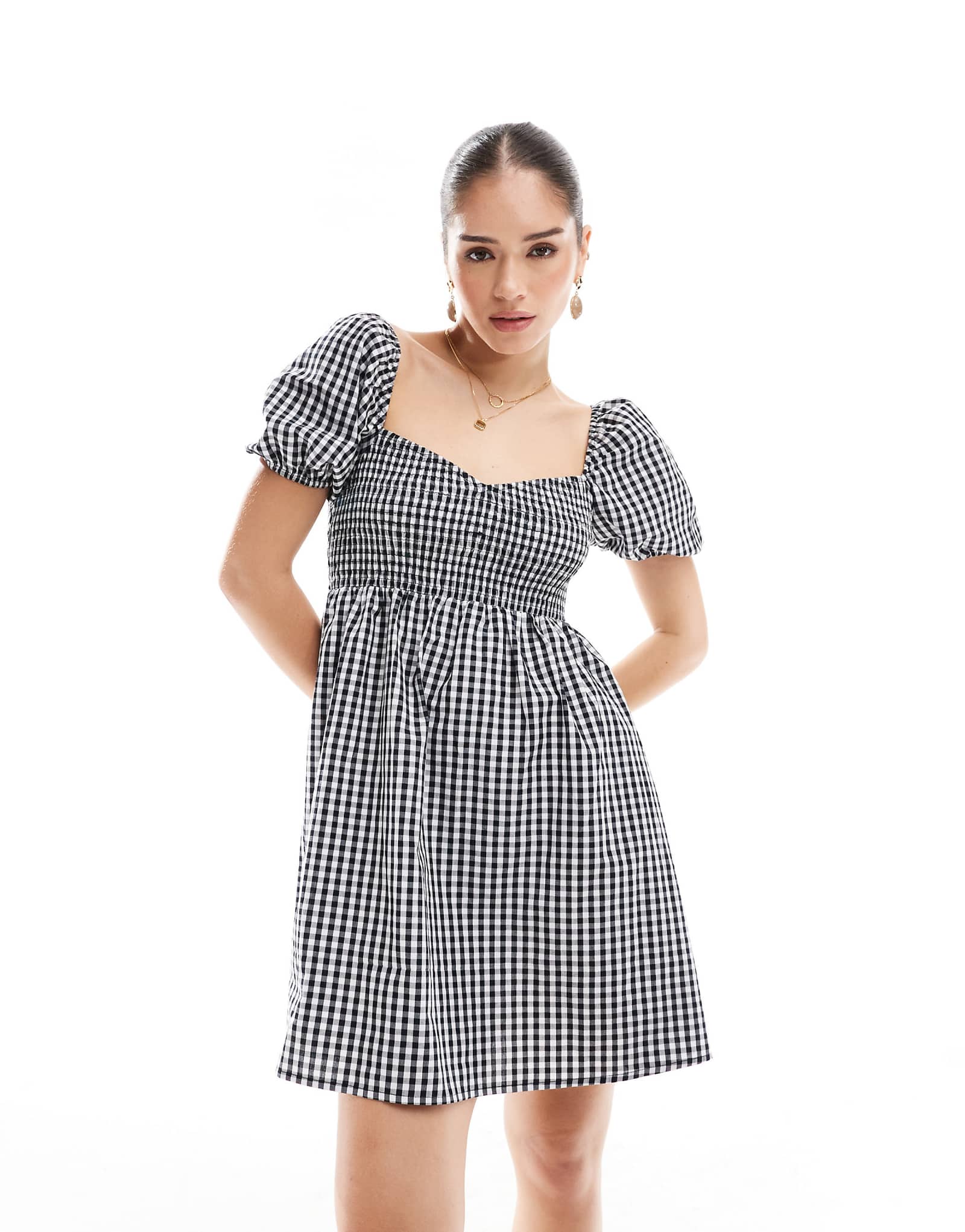Esmee Exclusive mini puff sleeve beach dress in black and white gingham 6990₽