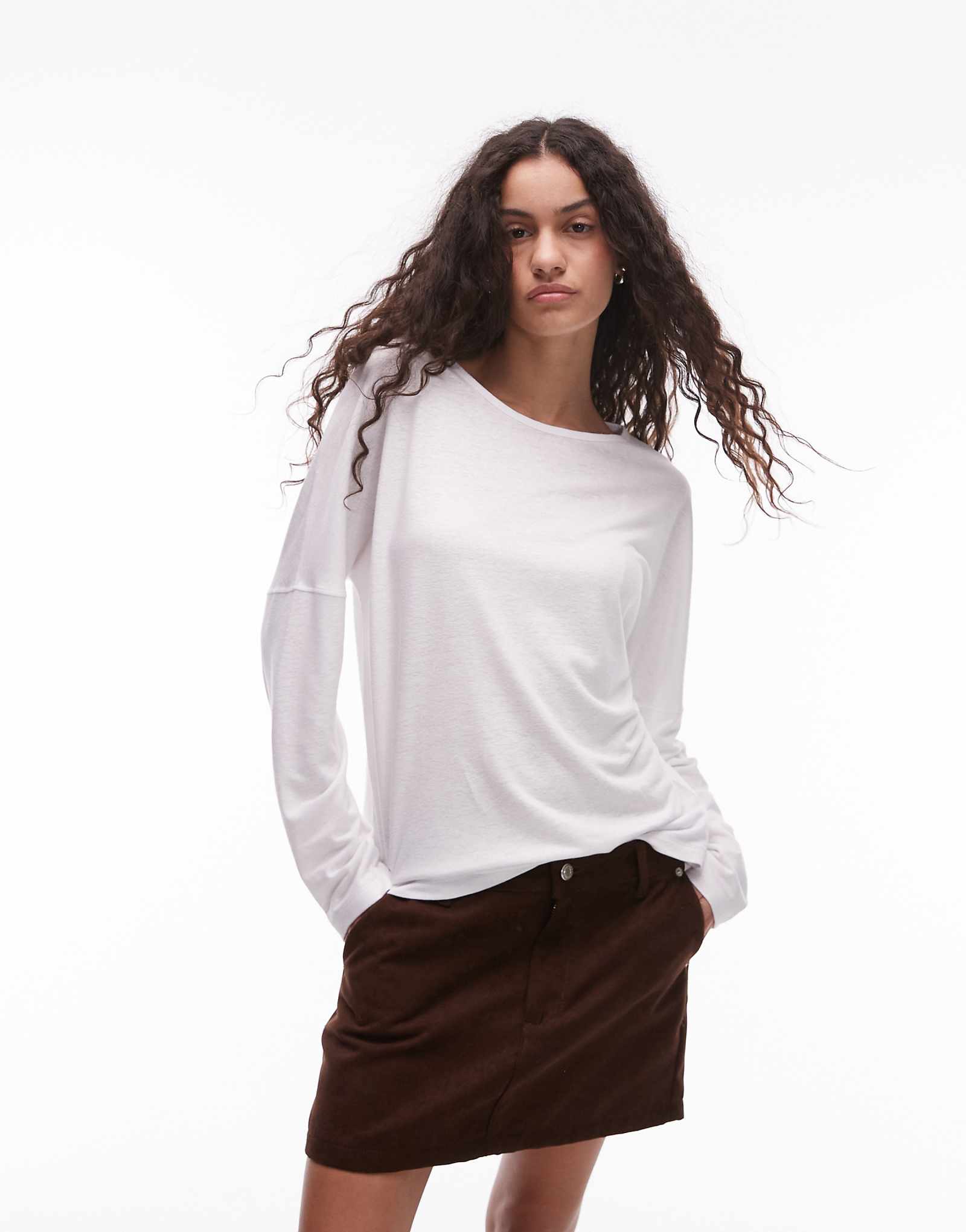 ARKET linen blend relaxed top with seamed long sleeves in white 10990₽