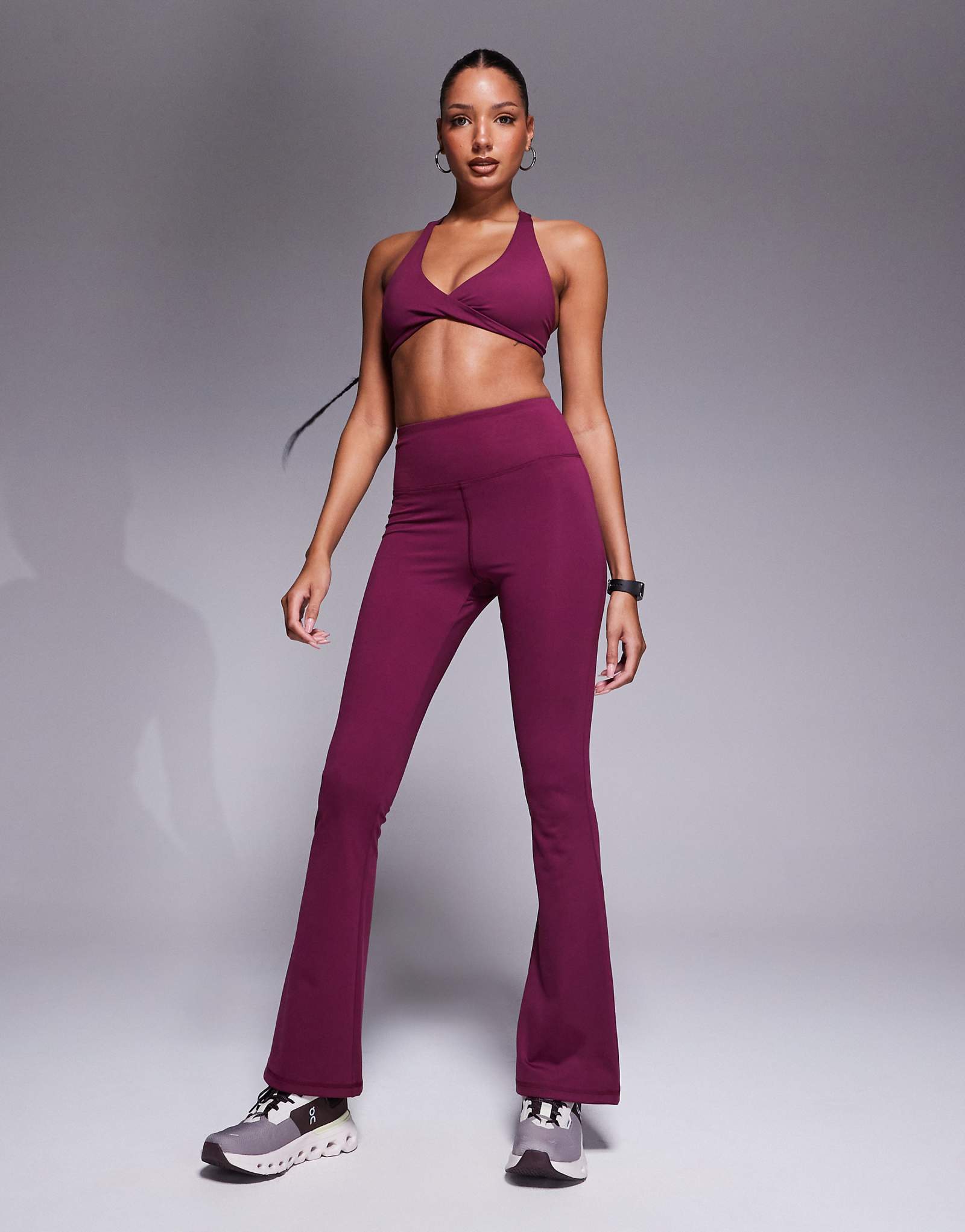 4505 Icon slim kick soft touch yoga leggings in mulberry 7090₽