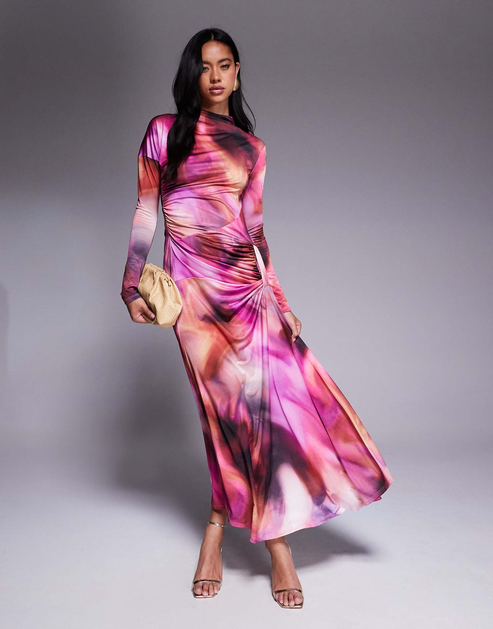 Daska draped ruched maxi dress in purple blur print 15990₽