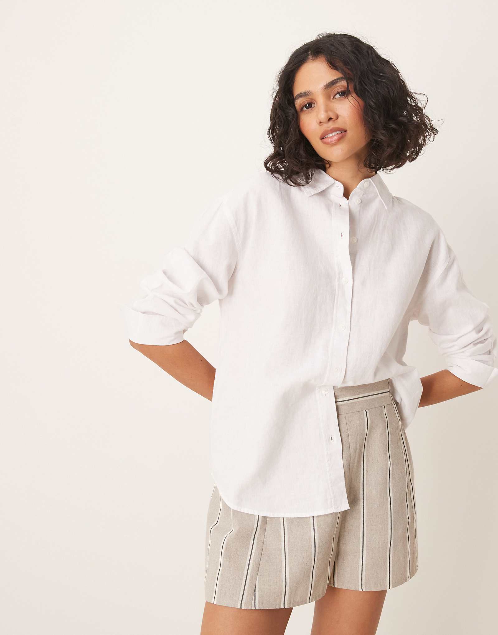Gina Tricot long sleeve linen shirt in white 9990₽