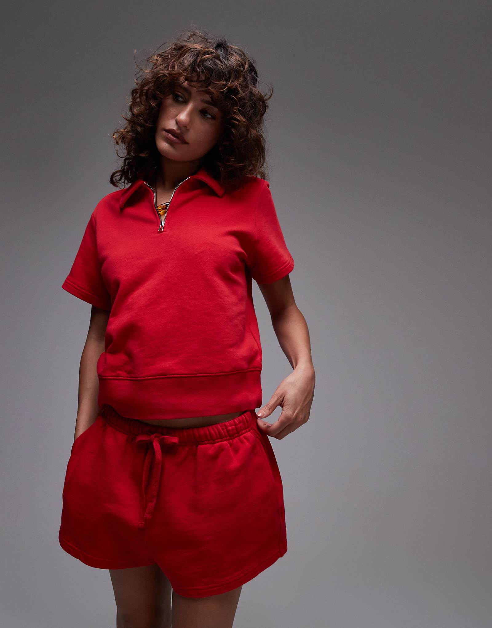 ARKET pure cotton pull on runner shorts in red 9290₽
