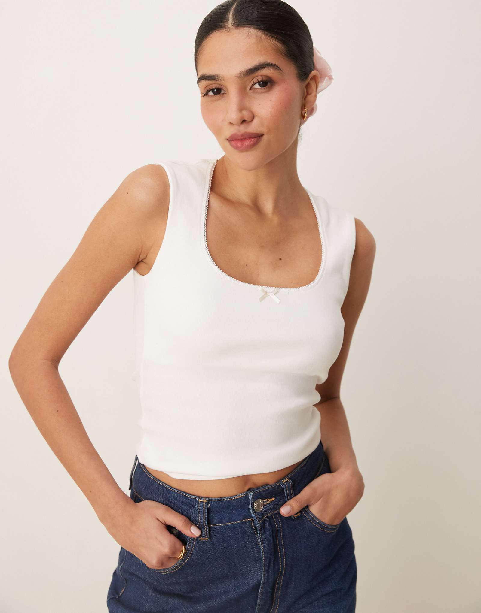 Gina Tricot embroidered edge cotton tank top in white 5290₽