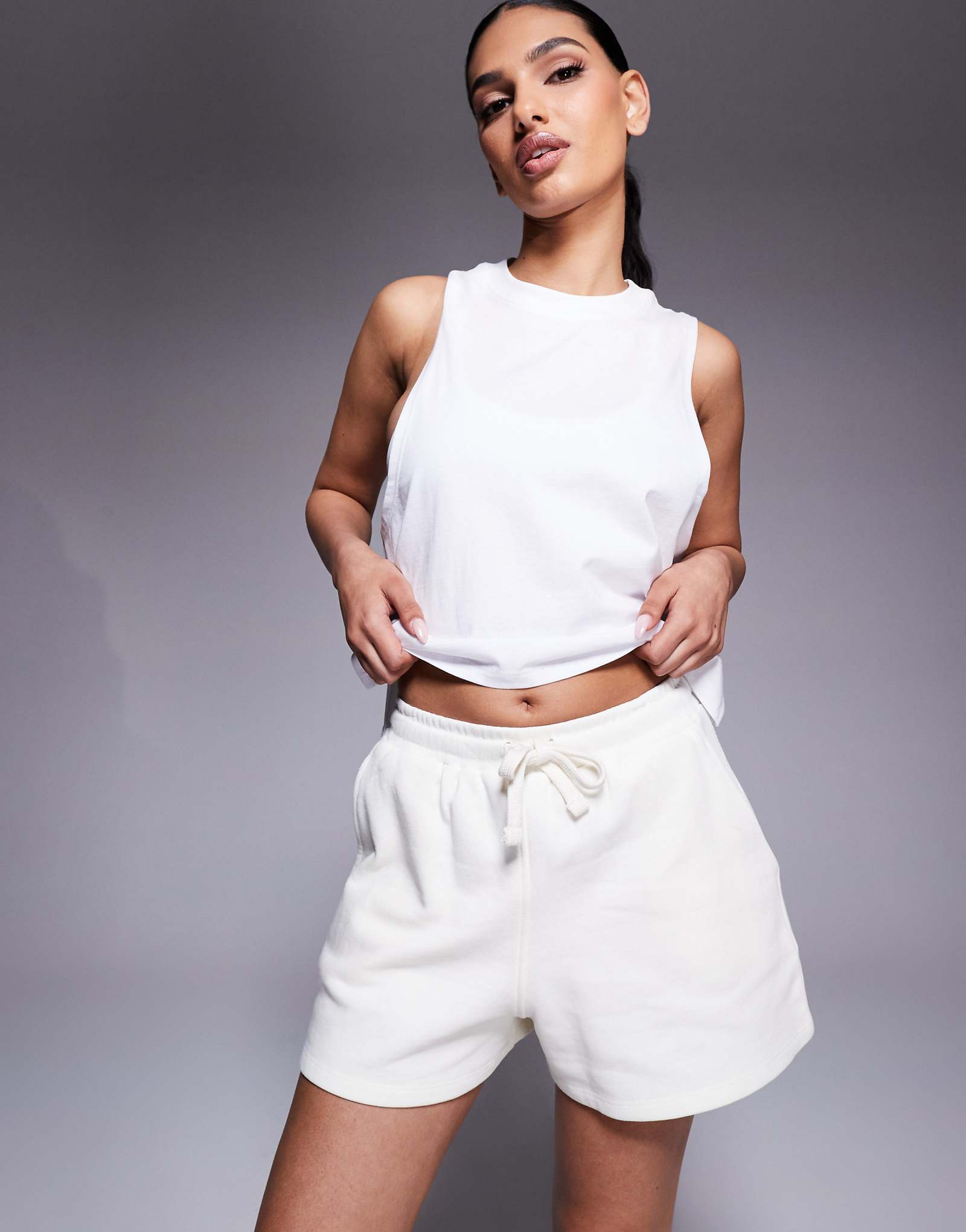 4505 heavyweight cotton sweatshirt fabric shorts with quick dry finish in vintage white 5690₽