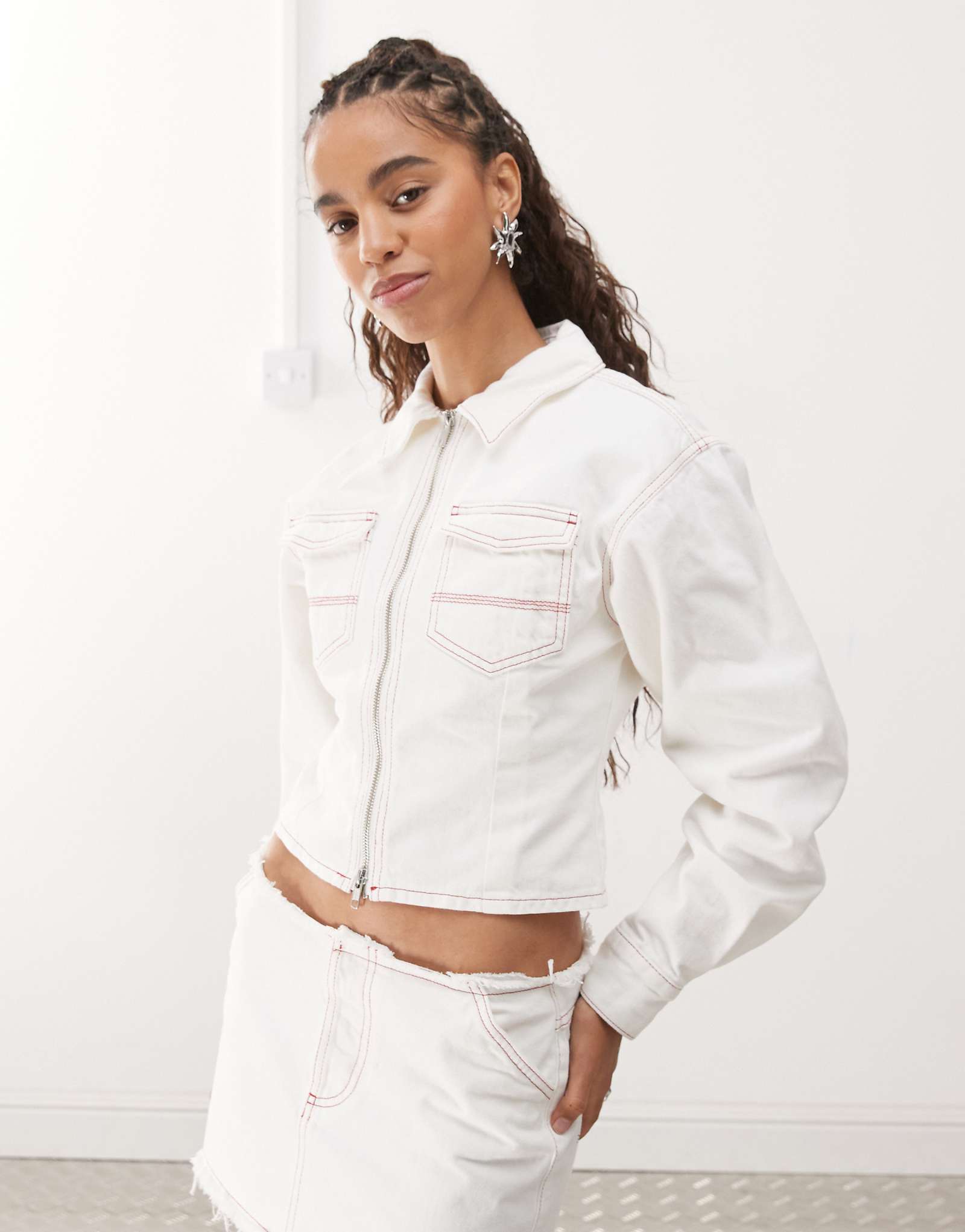 COLLUSION fitted denim jacket in ecru 8990₽