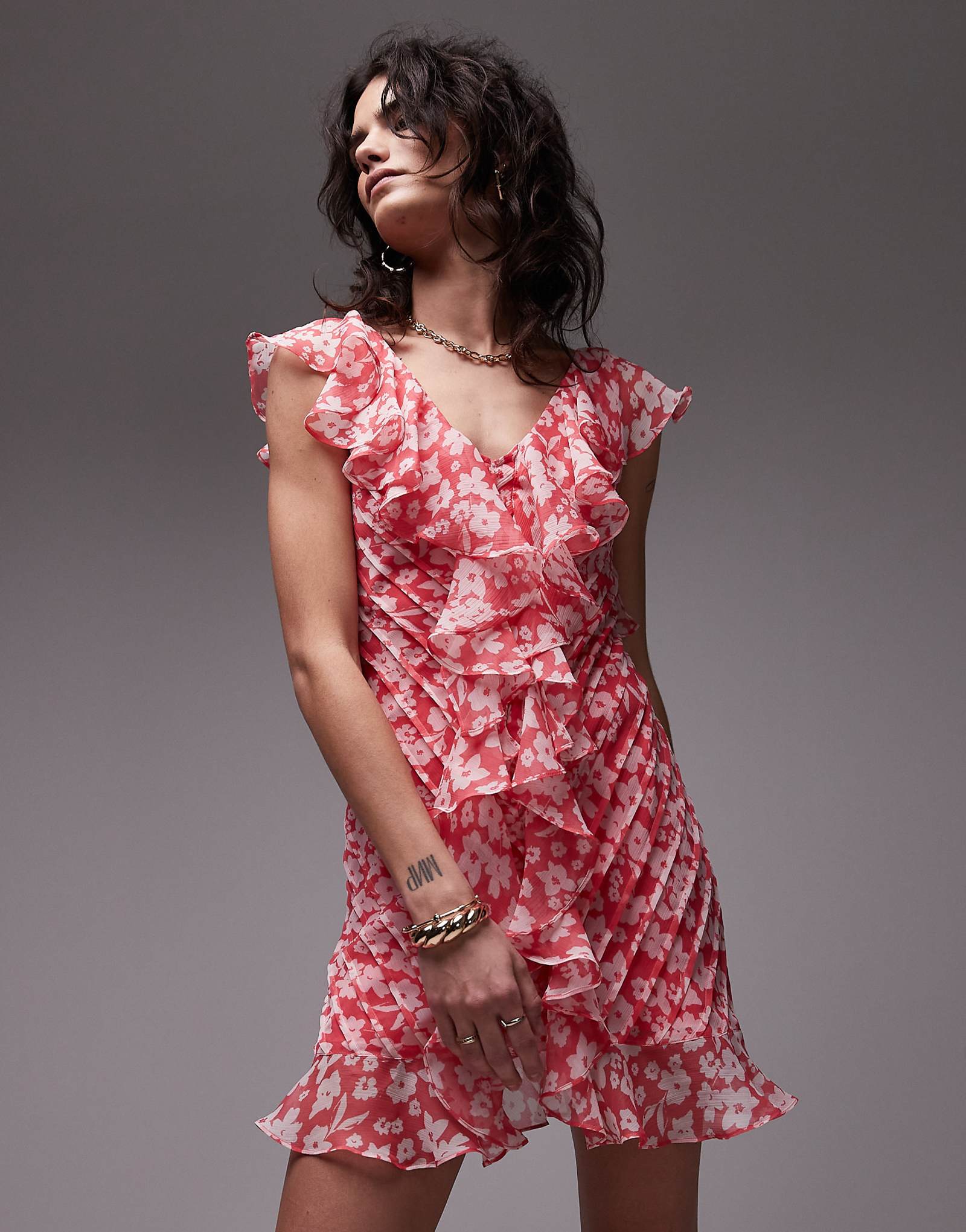 Topshop ruffle pintuck mini dress in pink floral 6790₽